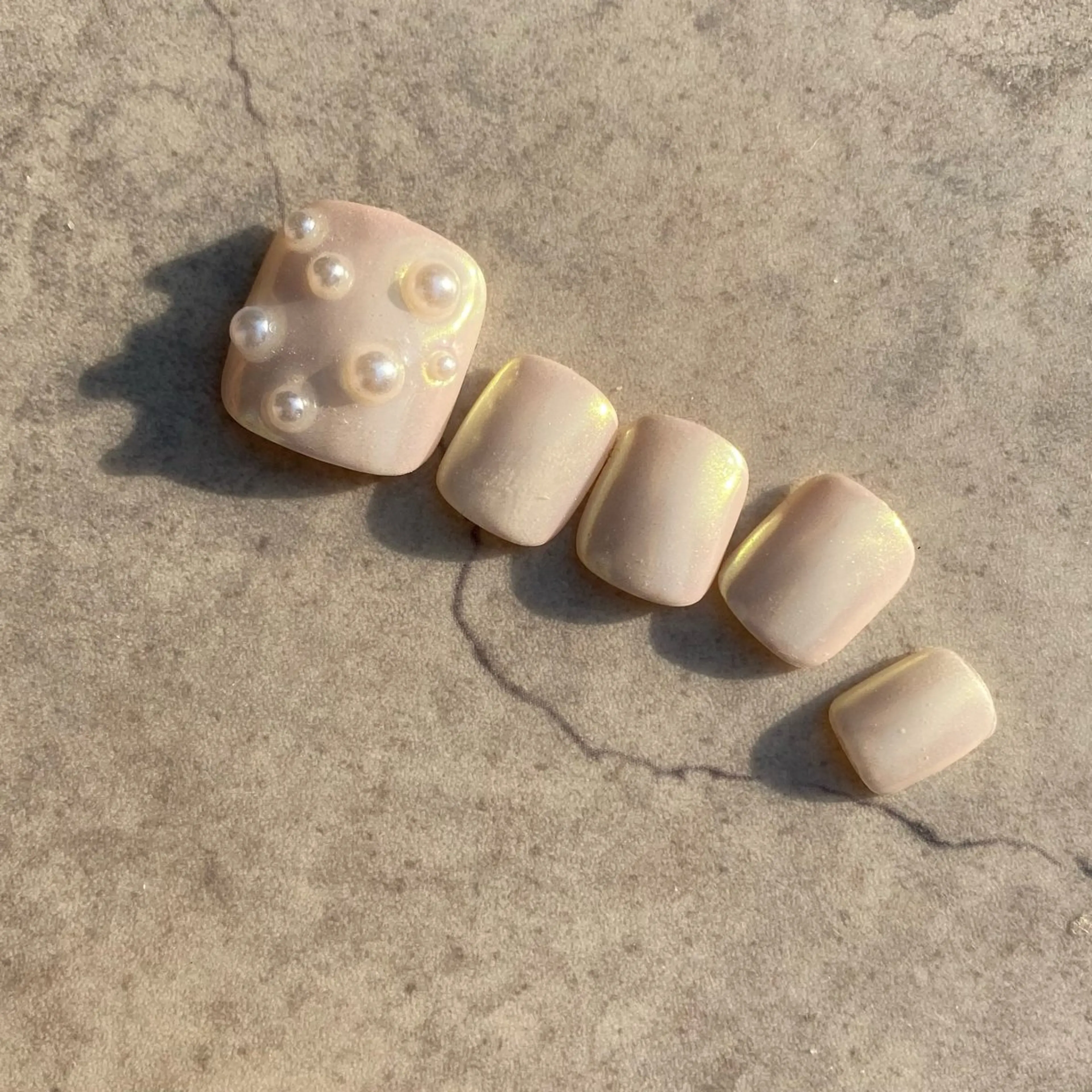 フット親指デザインネイル✨(オフあり)の写真