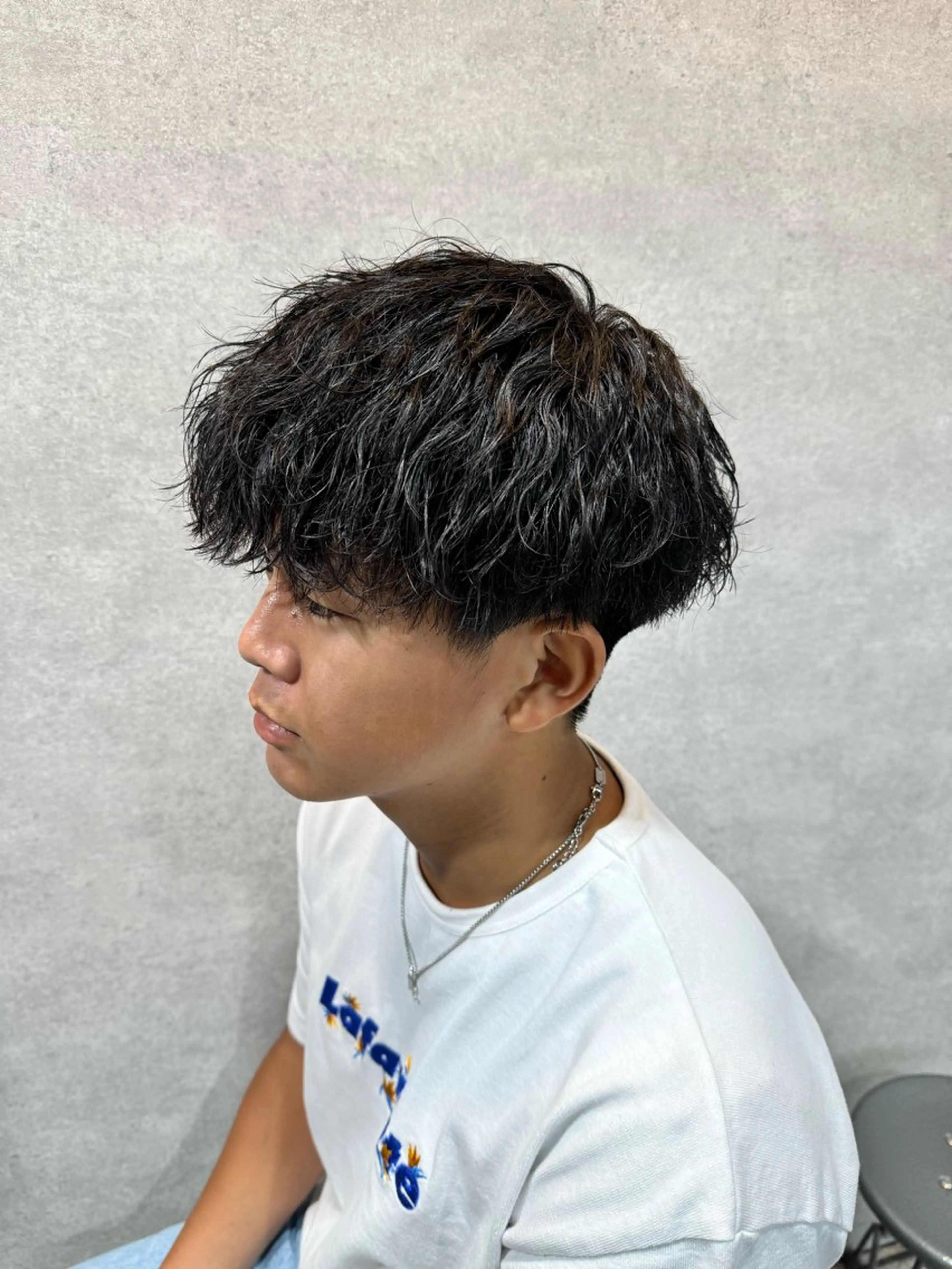 ショート カラー パーマ ヘアアレンジ メンズ センターパート メンズハイライト メンズメッシュ マッシュ メンズパーマ カット パーマ トリートメント ヘッドスパ ヘアセット 仕上がり満足度No. 1🔥BLUCK🔥のヘアスタイル