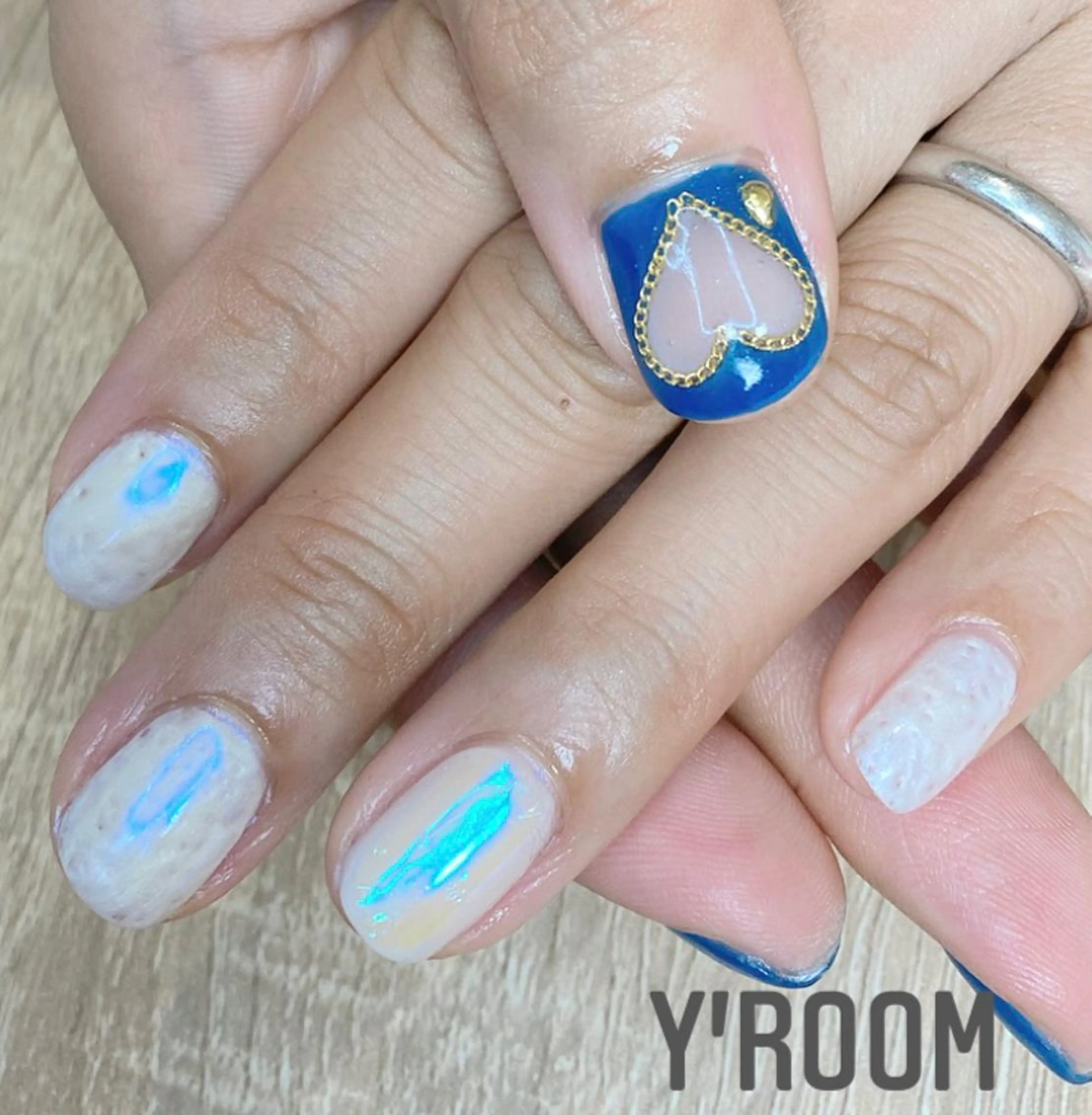 ネイル オーロラネイル フラッシュネイル フットネイル ジェルネイル ハート YUKA （ネイリスト）のネイルデザイン