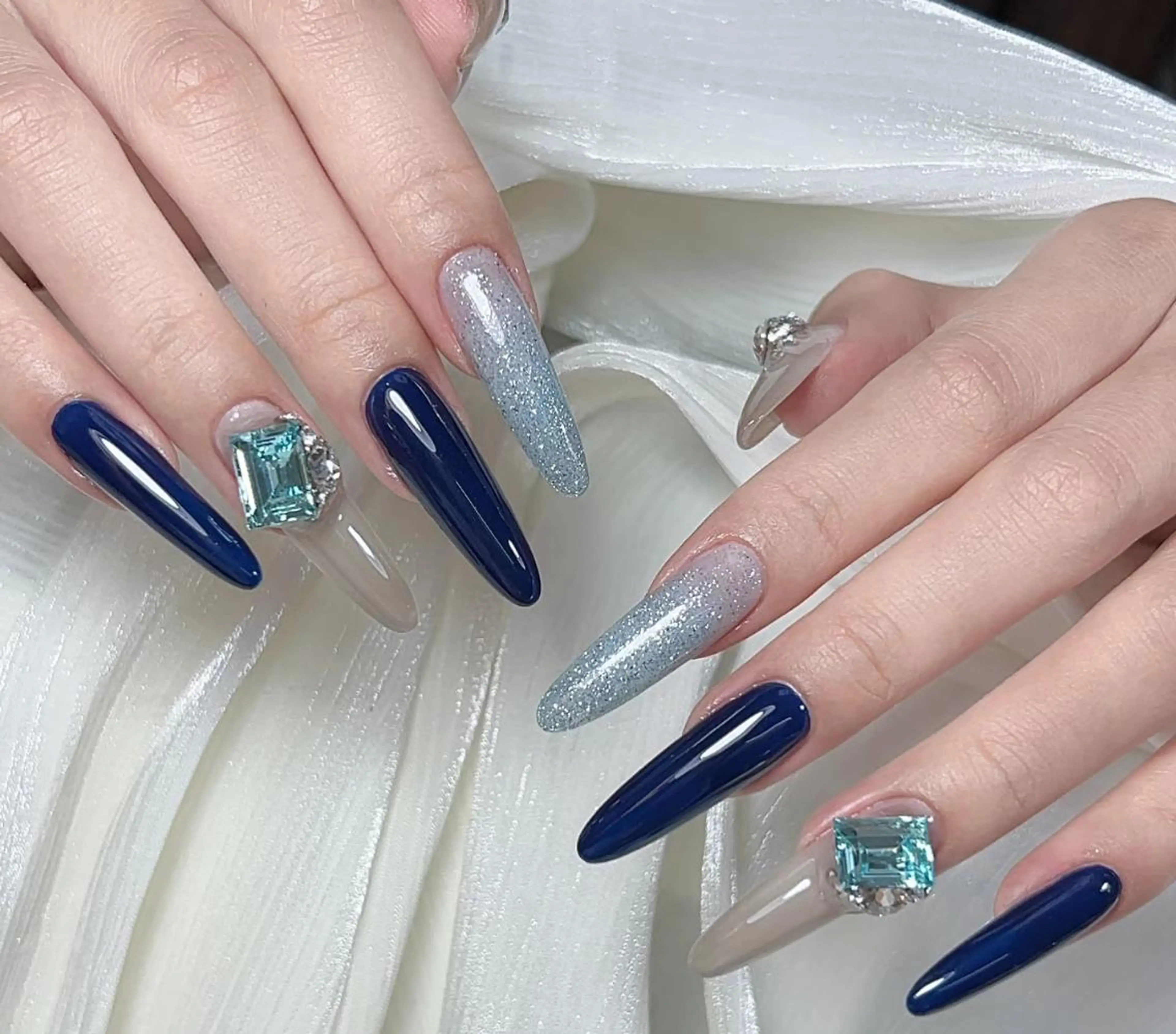 ネイル ハンドネイル 🎀 Ayaka_nailのネイルデザイン