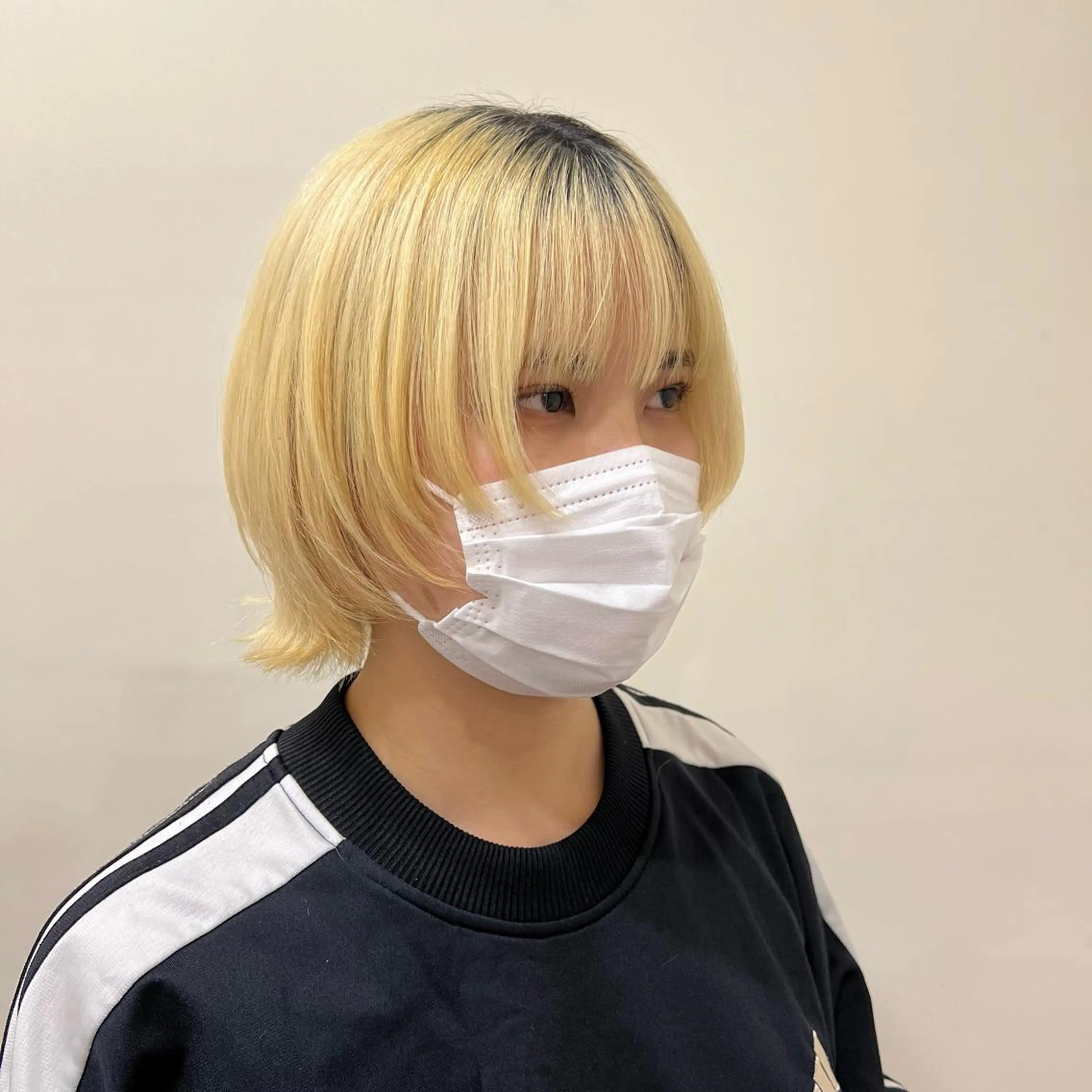 ミディアム ウルフカット 染矢 優希のヘアスタイル