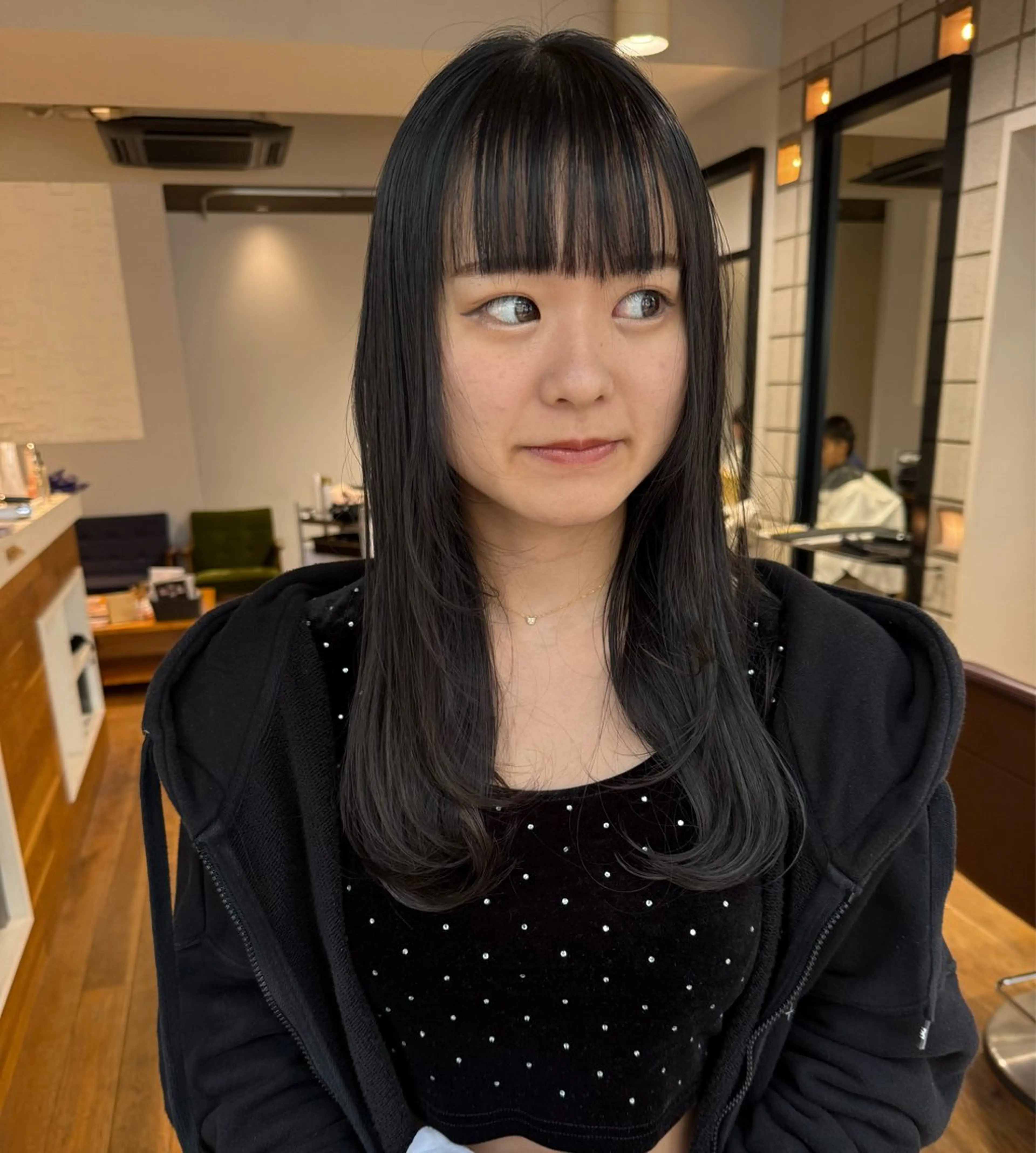 ロング ロングレイヤー アッシュ ボブ ハイライト 髪質改善 カット ヘアカラー トリートメント 松本 夏海のヘアスタイル