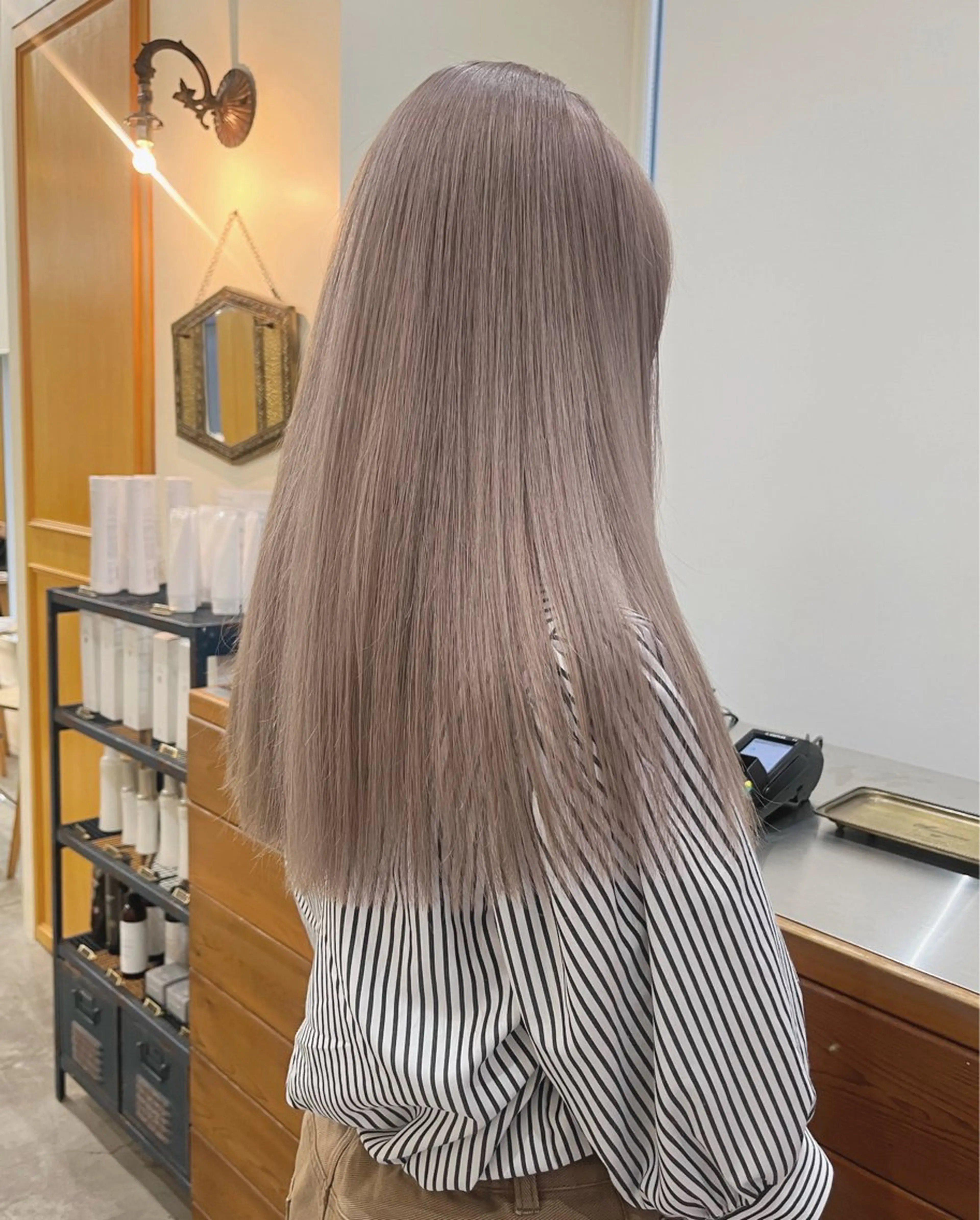 ロング カラー ベージュカラー ブリーチ ホワイトベージュ カット ヘアカラー トリートメント ハイトーン🦢 Natsumiのヘアスタイル