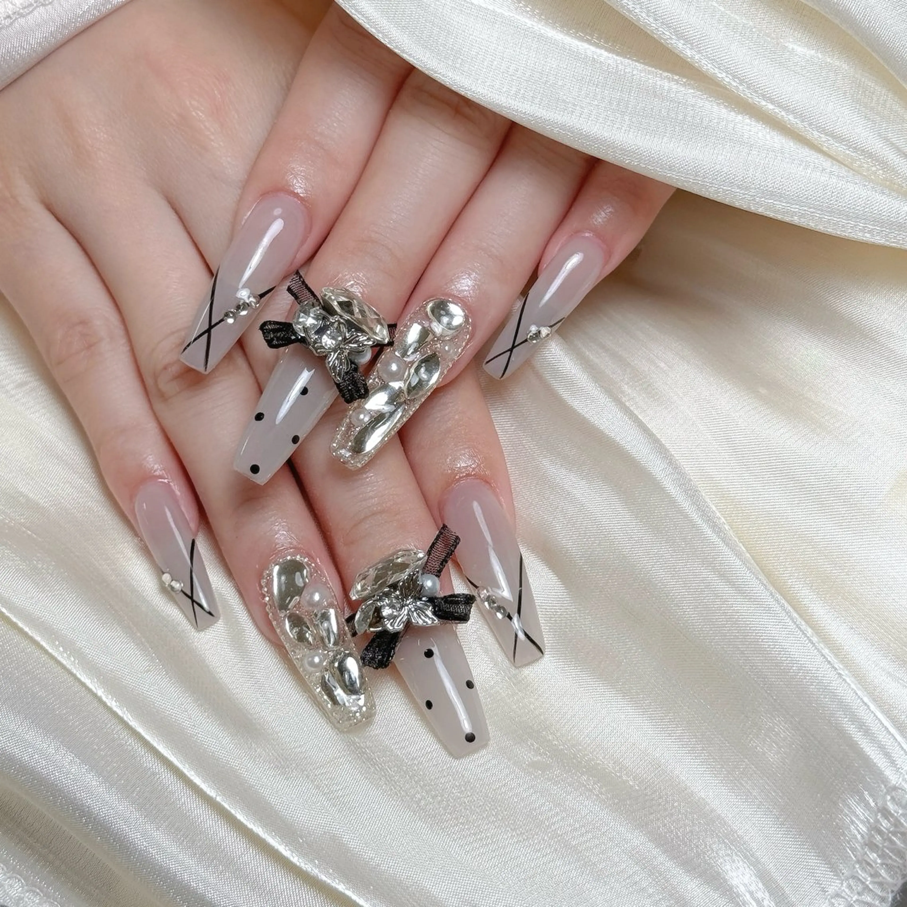 ネイル Maggie Nail🦩のネイルデザイン