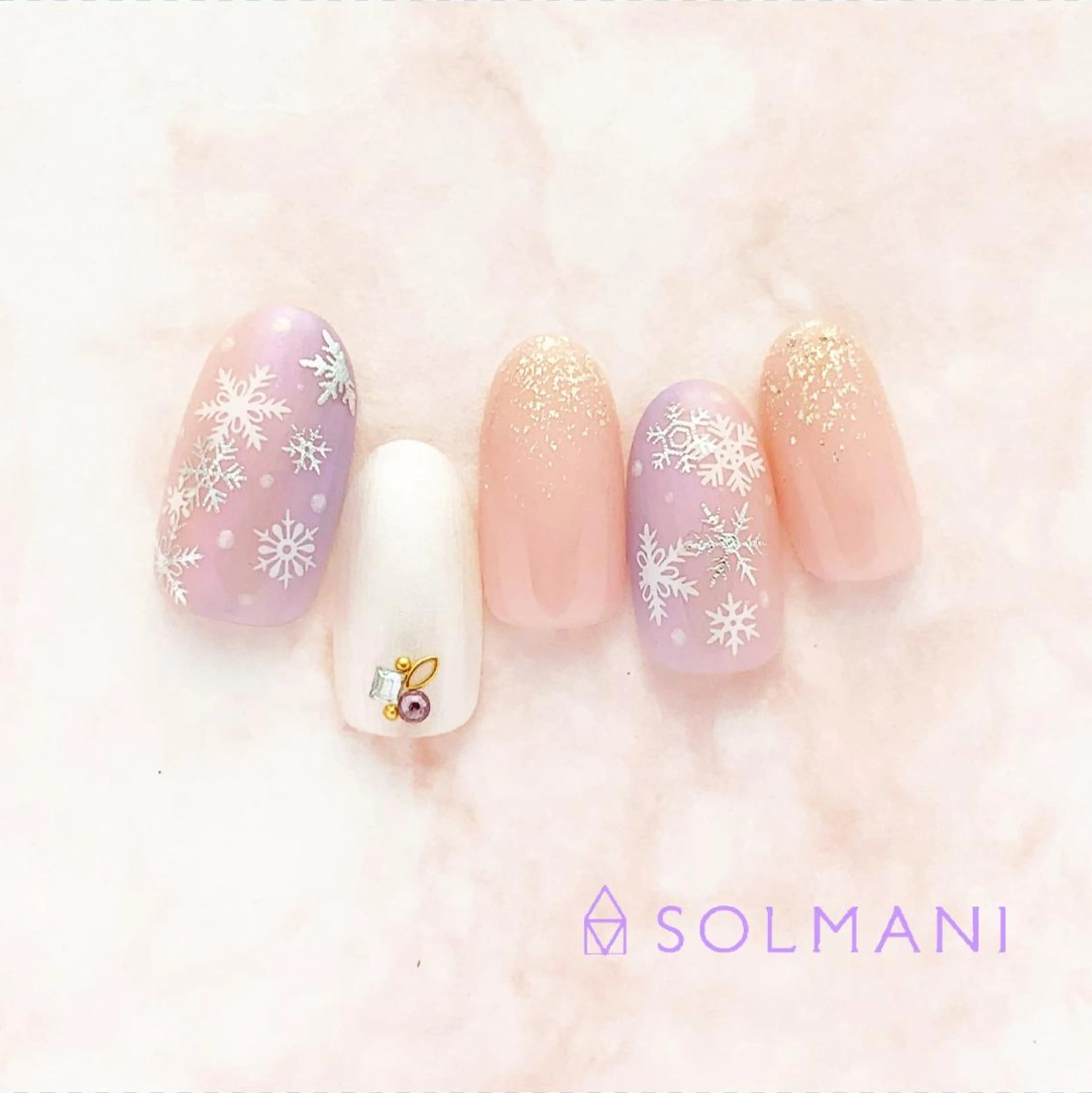 ネイル SOLMANI 予約担当のネイルデザイン