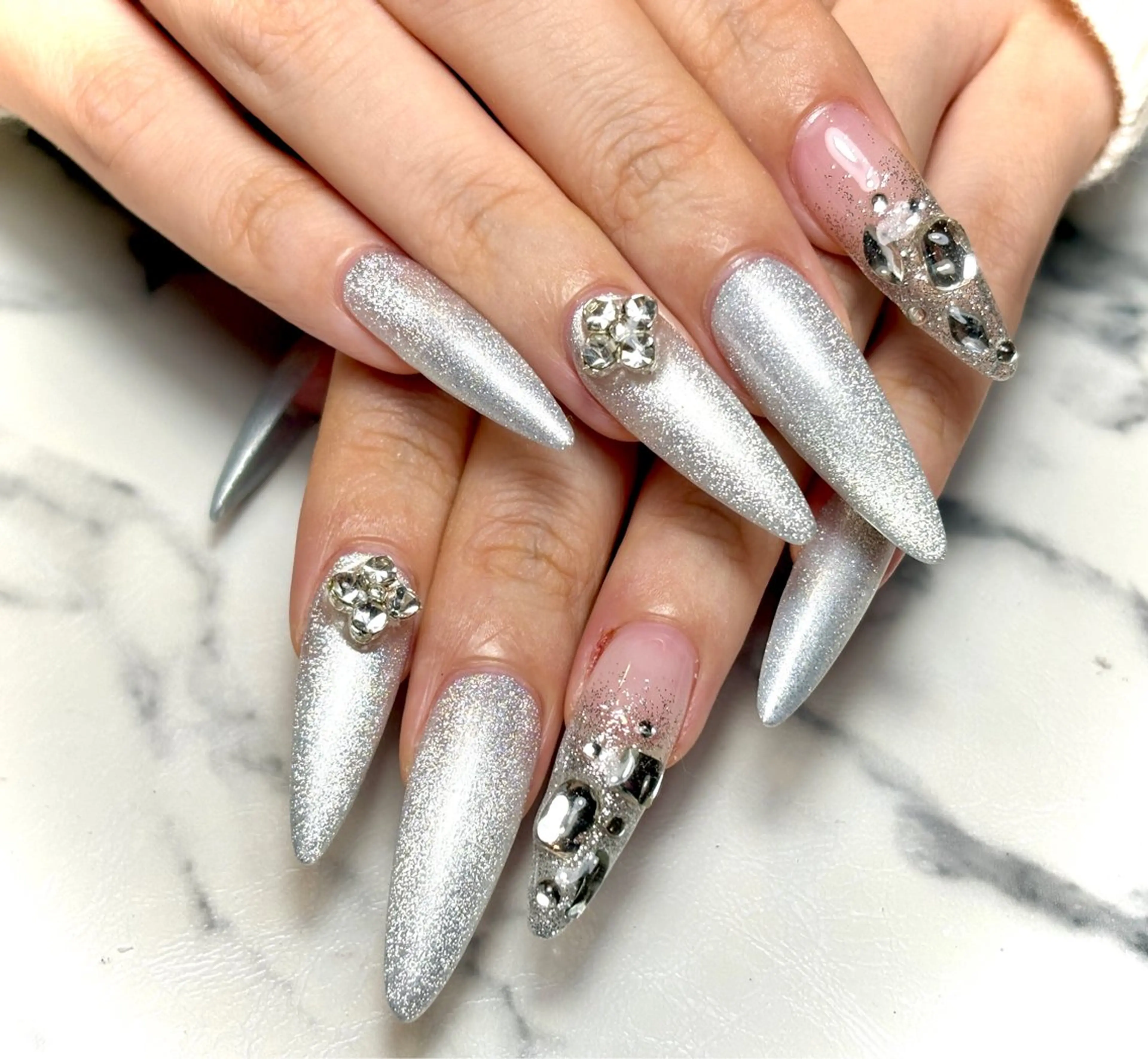 ⭐︎オフなし⭐︎おまかせギャルネイル🦋ロング推奨の写真