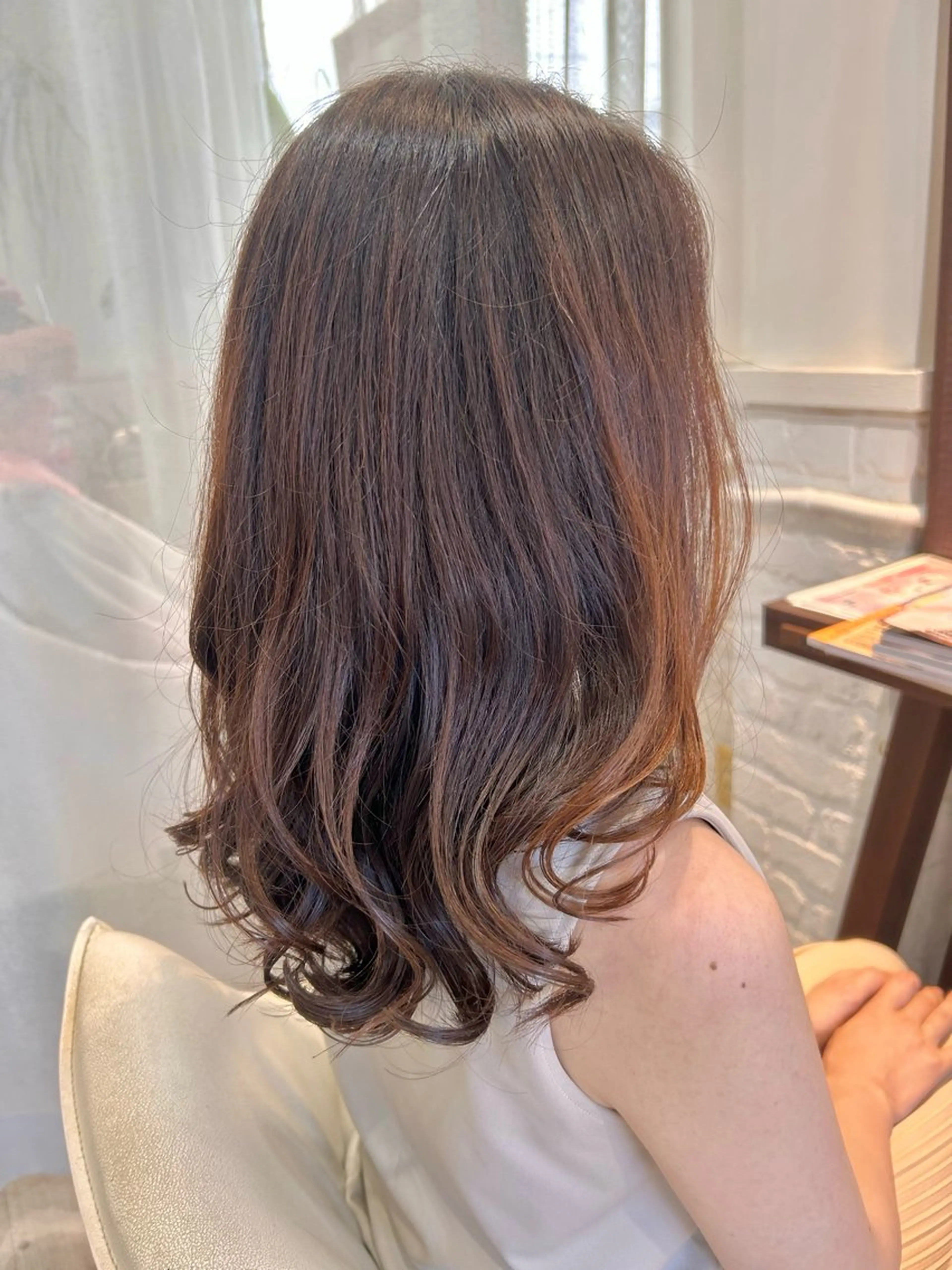 【ふんわりくびれ×顔まわり】レイヤーカットで今っぽ美人ヘアの写真