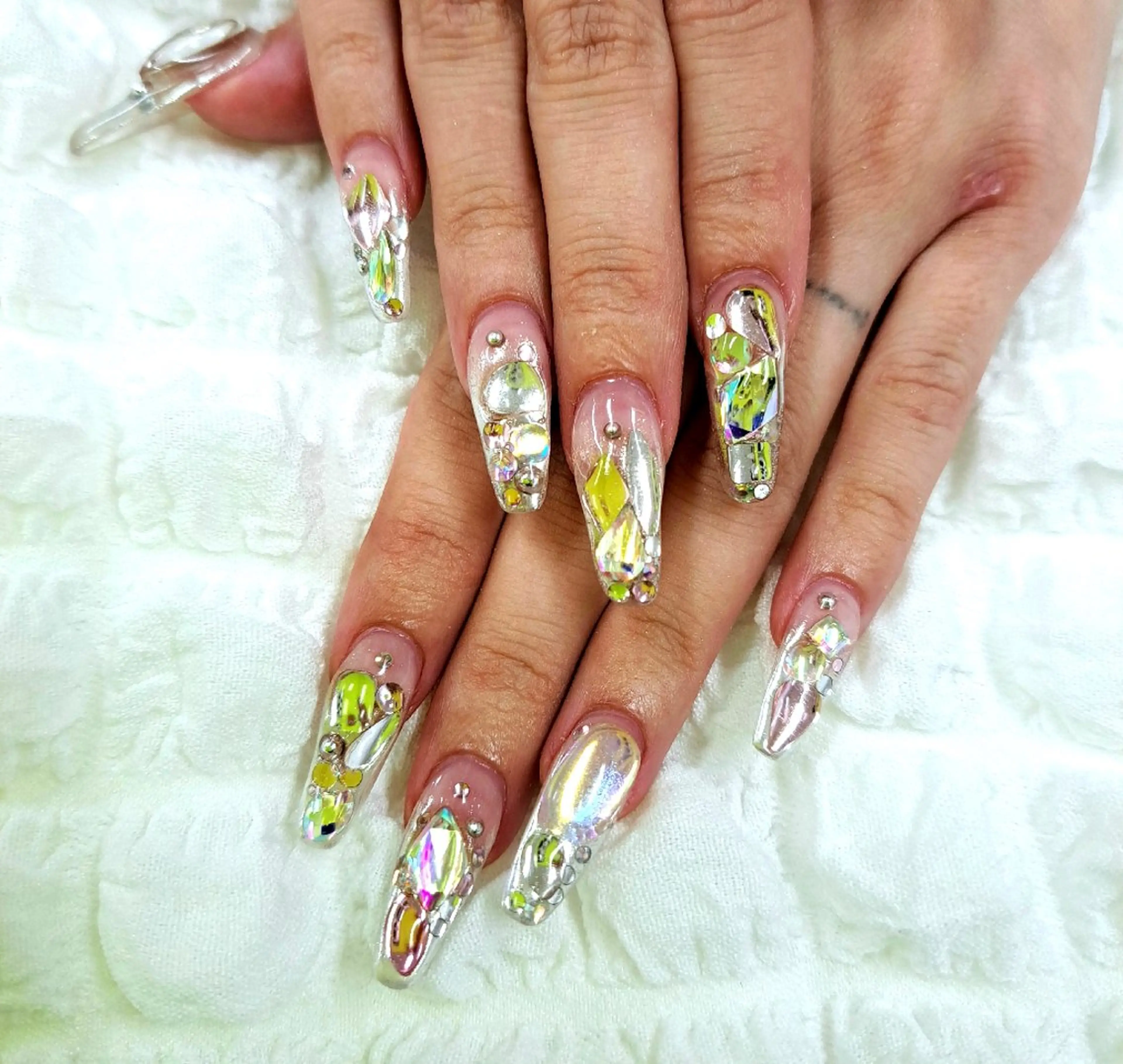 ネイル スカルプネイル 河野ちえ (雑誌掲載サロン)のネイルデザイン