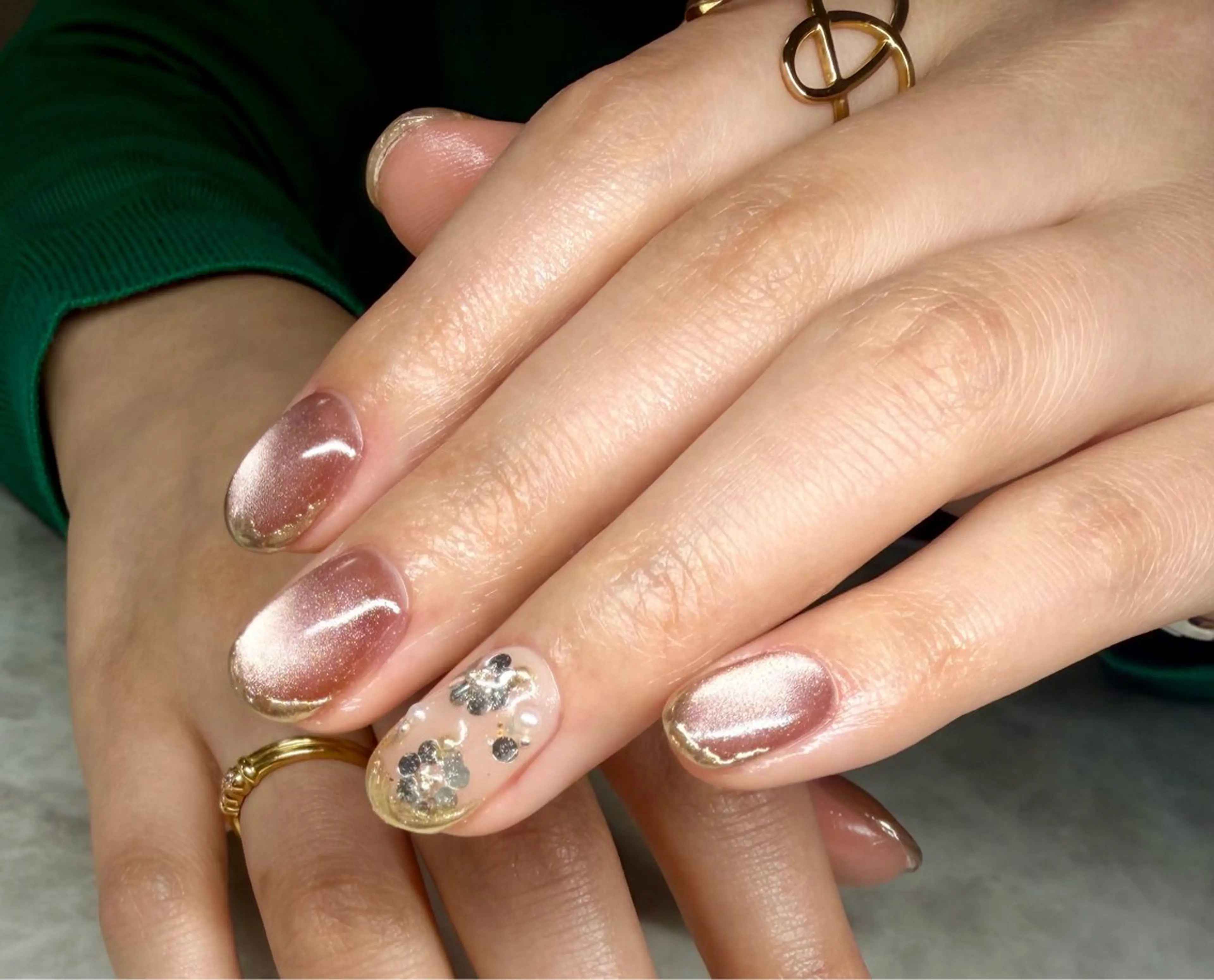 ショート ハンドネイル ダンビーニャム サロールのネイルデザイン