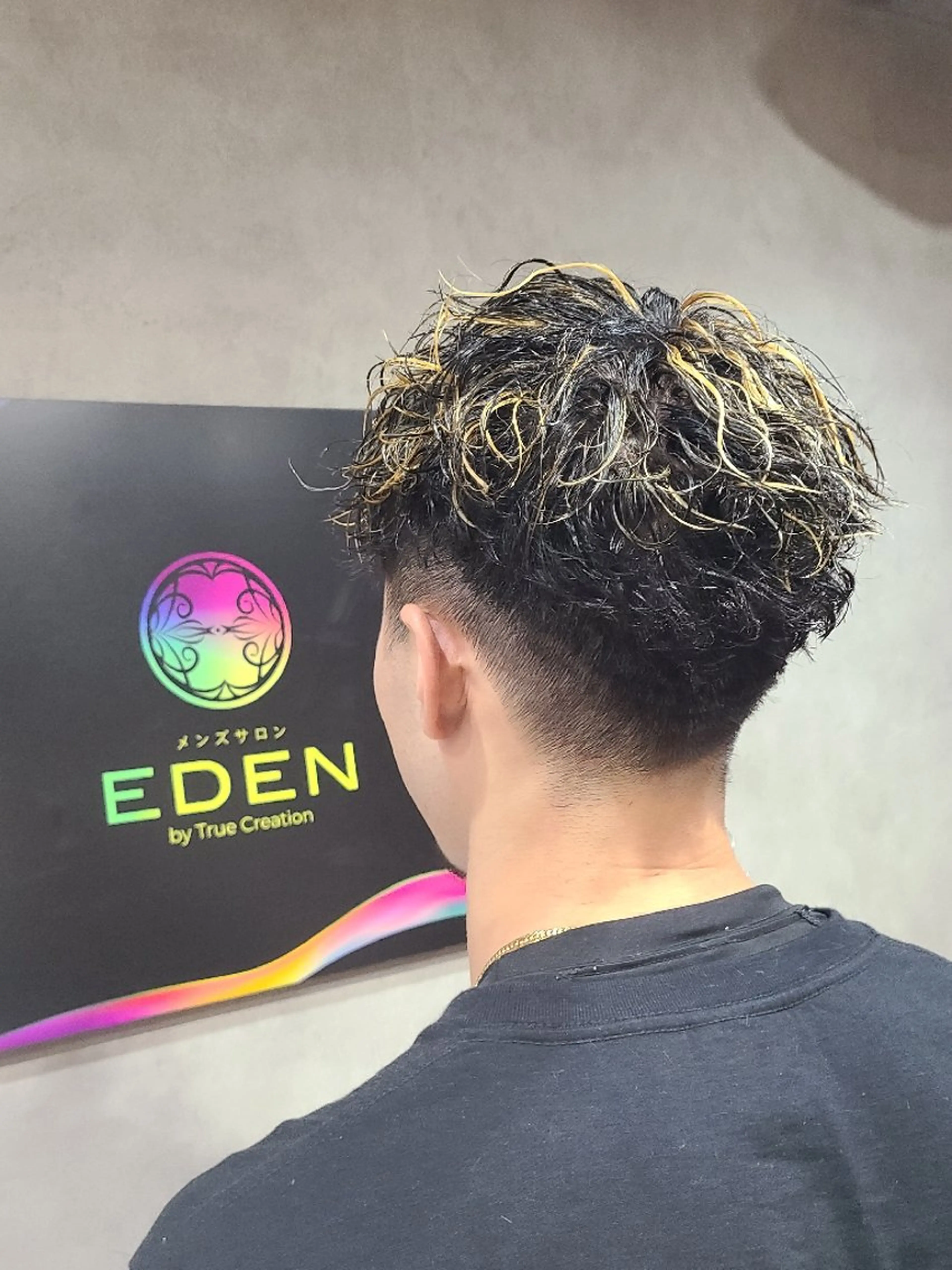 メンズ パーマ カラー カット ヘアカラー パーマ EDEN店長／ 短髪／パーマ職人🔥のヘアスタイル