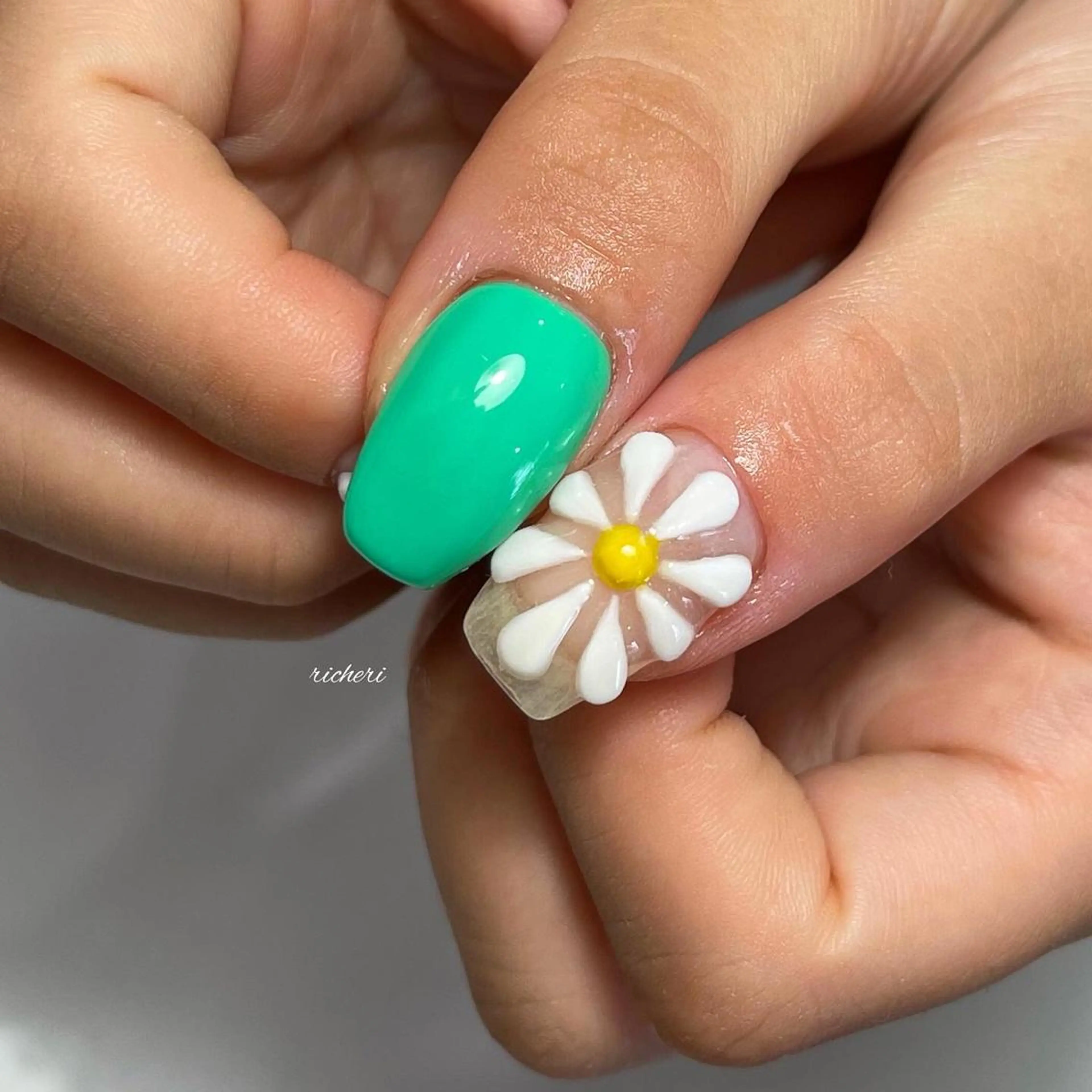ミディアム ネイル 韓国風ヘア アートネイル フットネイル フレンチネイル ジェルネイル richeri beautyのエステ・リラクイメージ
