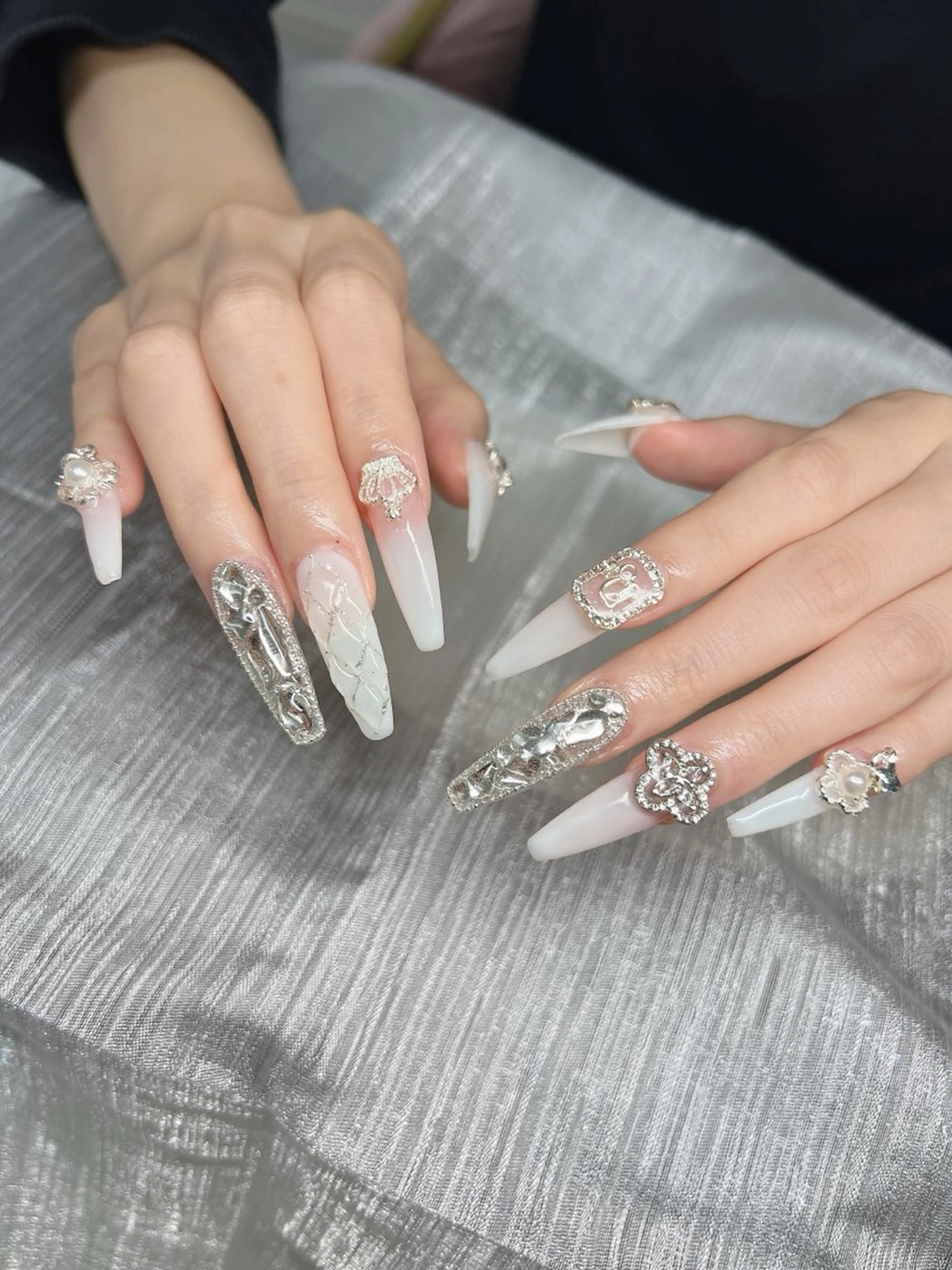 ネイル マグネットネイル ピンク ネイルチップ 冬ネイル Lee Nailsのネイルデザイン