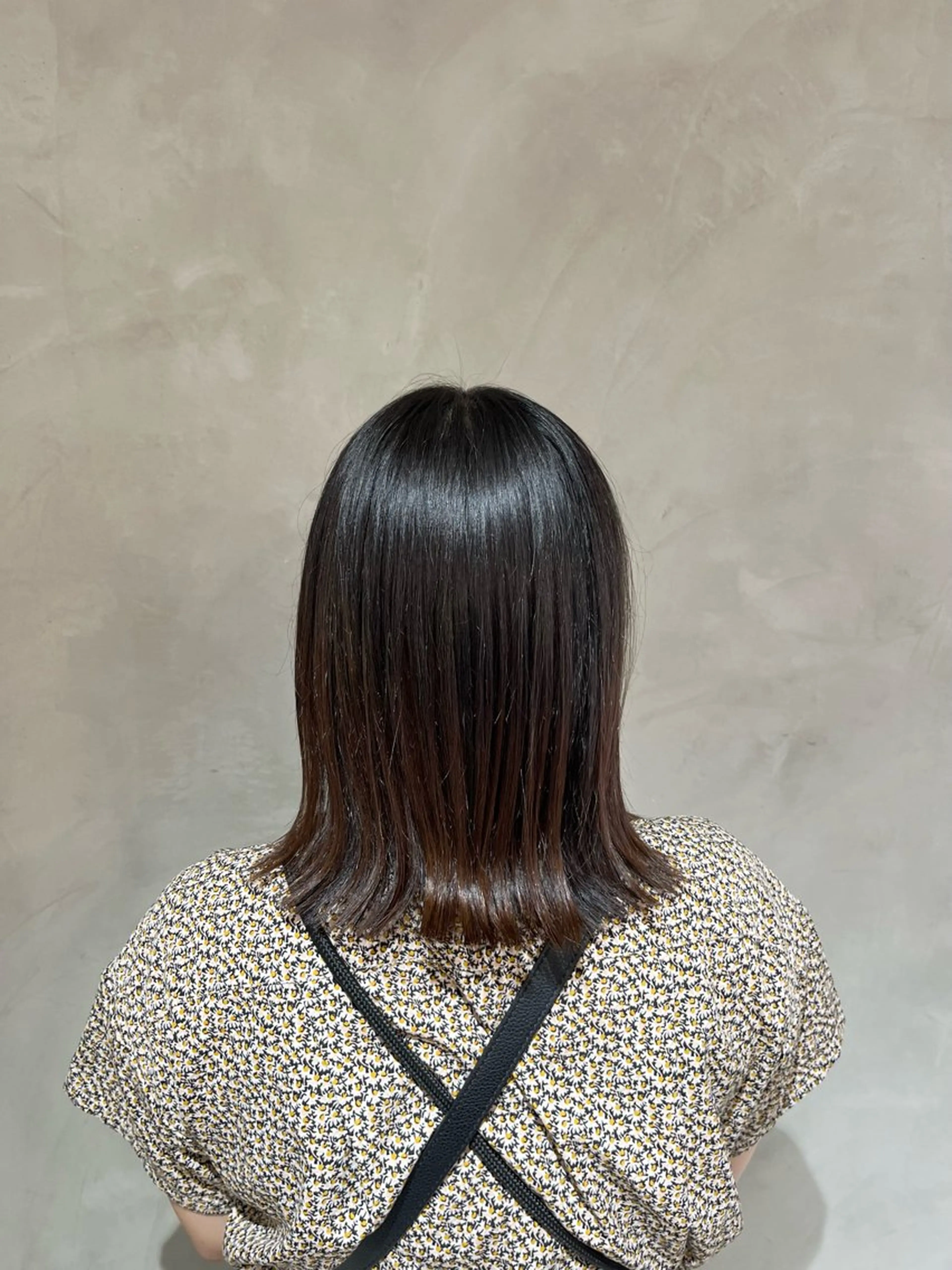 ミディアム カット 縮毛矯正 トリートメント effect横浜所属・切りっぱなしボブ/ 艶カラー/綾莉のヘアスタイル