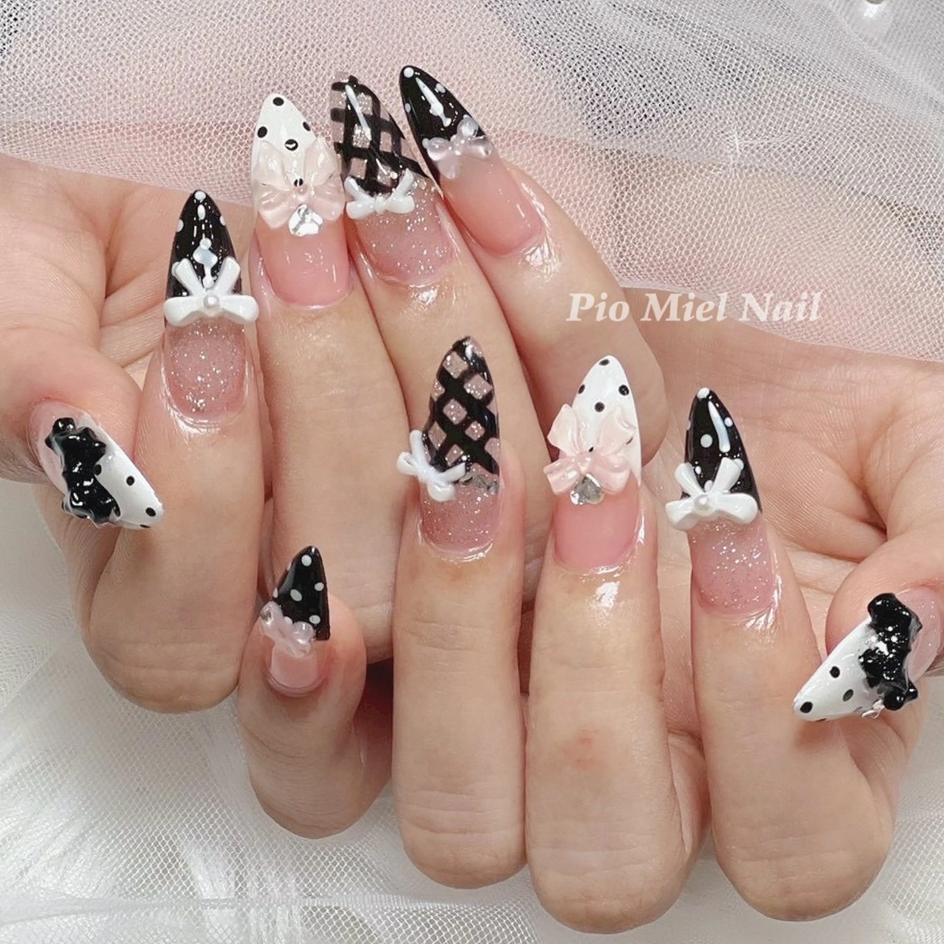 ネイル フレンチネイル 韓国ネイル マグネットネイル ニュアンスネイル ワンカラーネイル ハンドネイル Pio Mielのネイルデザイン