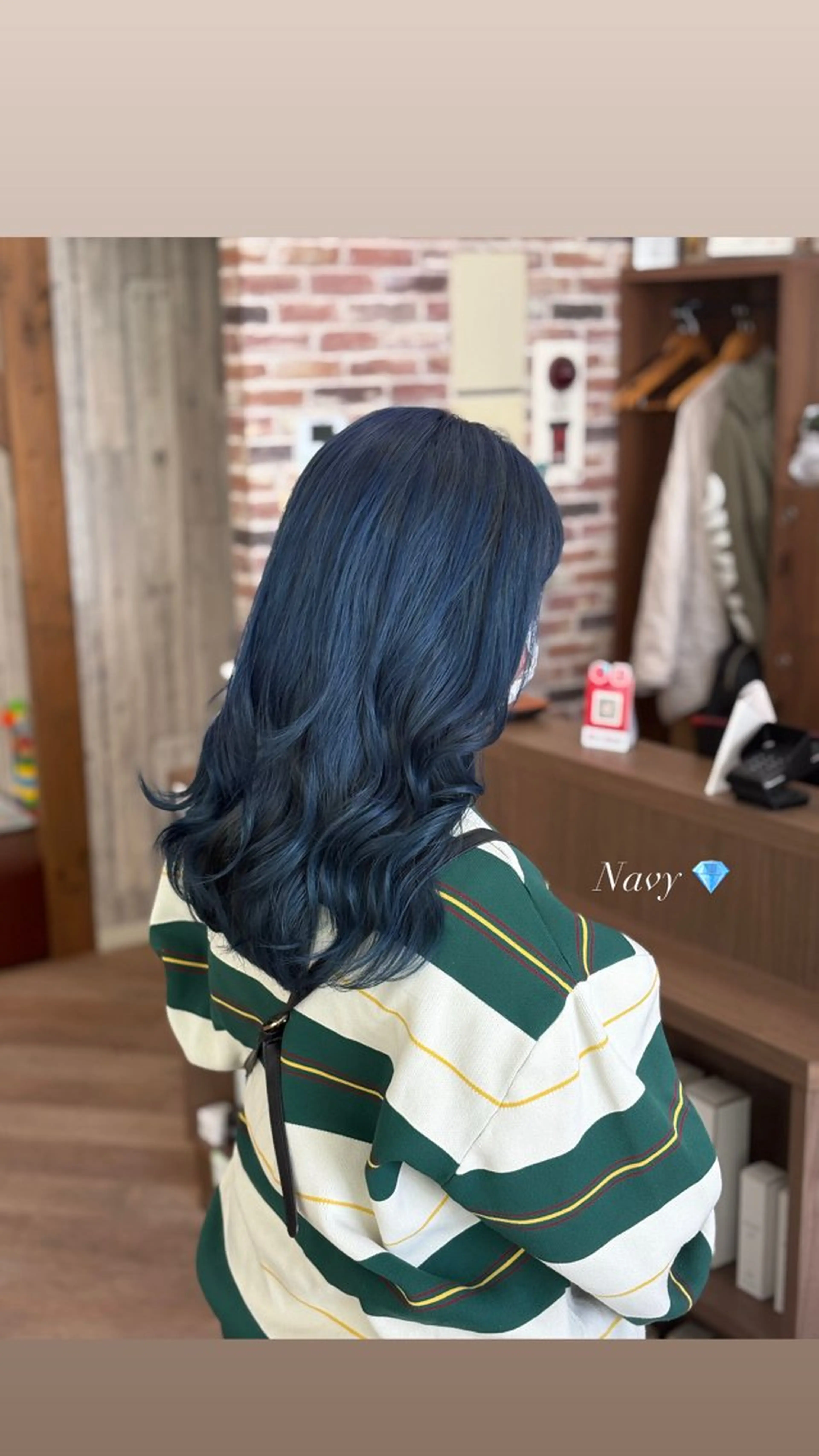 ロング カラー ネイビーカラー シミズ カエデ🍁のヘアスタイル