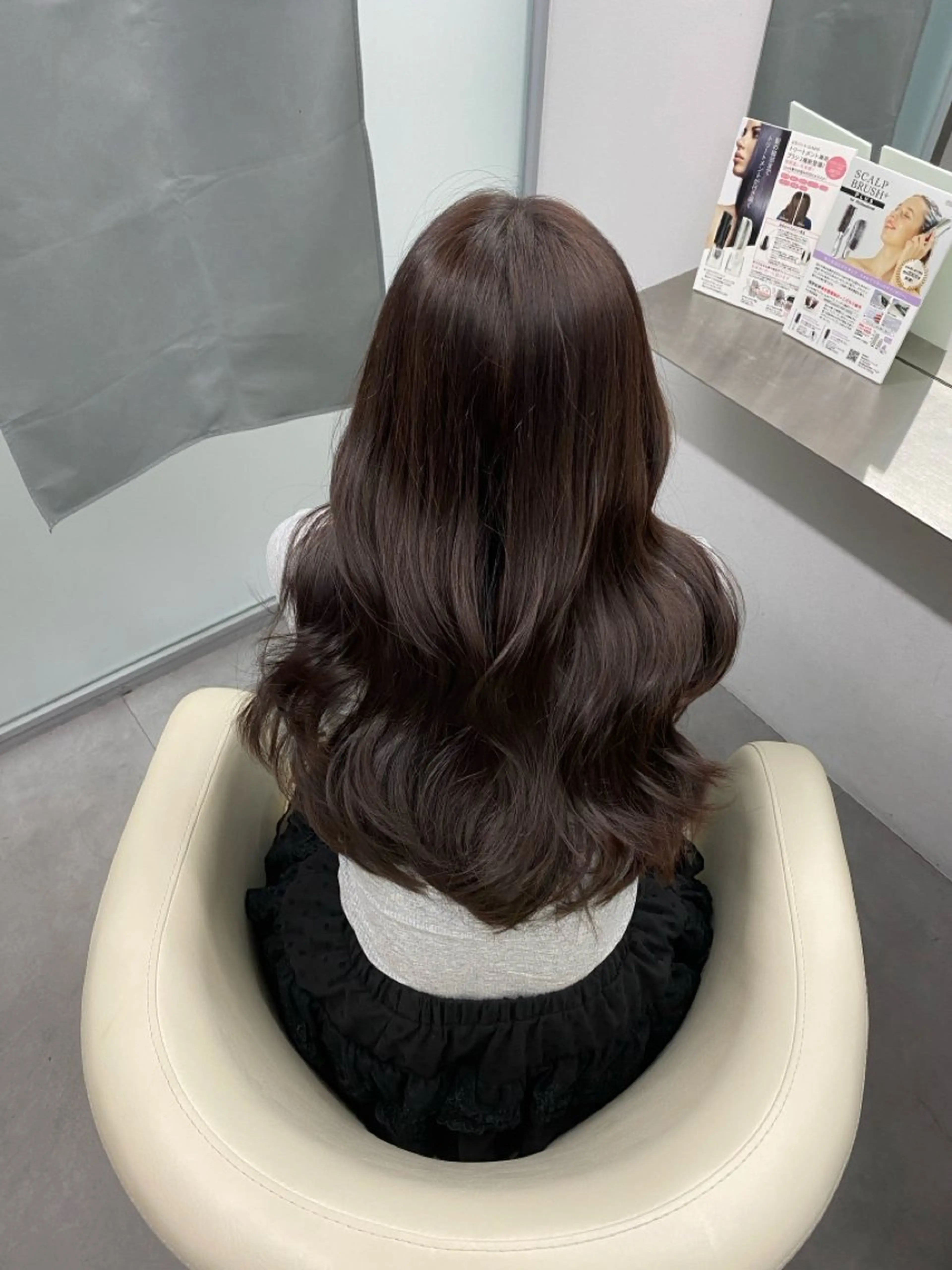 ロング カラー ブラウンカラー ダークブラウン くびれヘア 韓国風ヘア レイヤーカット カット ヘアカラー 江坂トレンド韓国風 髪質改善shinoのヘアスタイル