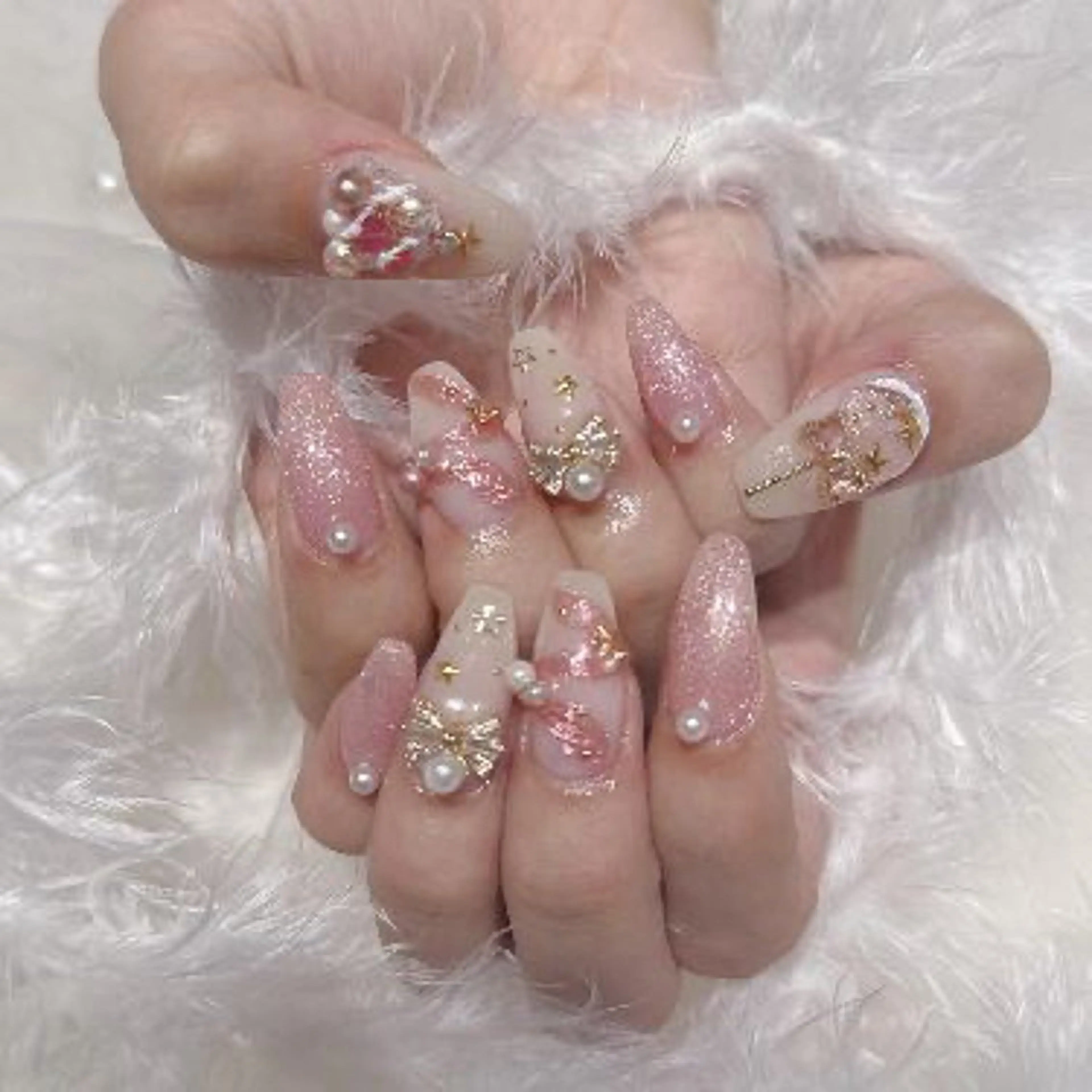 ネイル マグネットネイル ピンク ネイルチップ 冬ネイル Lee Nailsのネイルデザイン