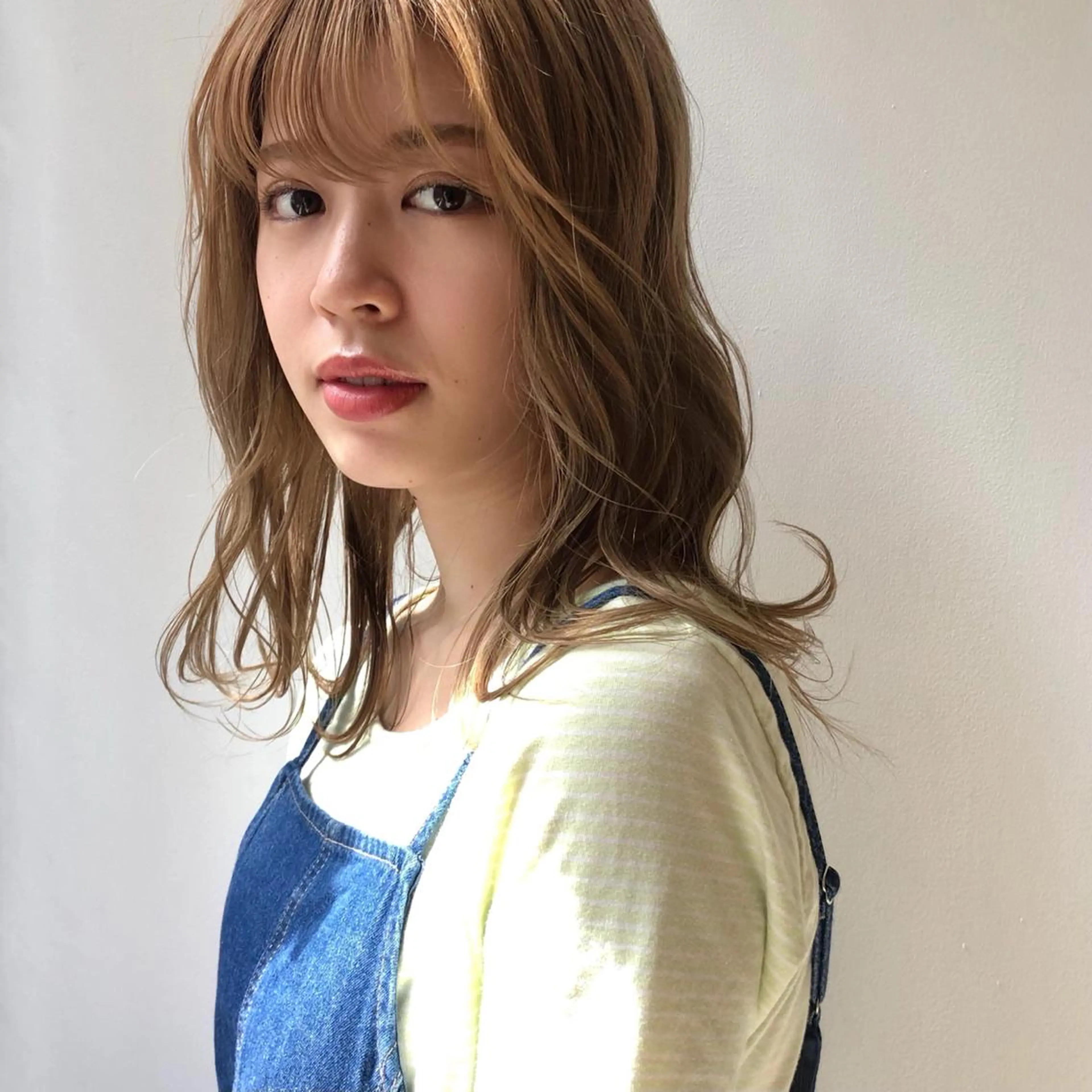 セミロング カラー 🫧tomoka 透明感カラー🫧のヘアスタイル