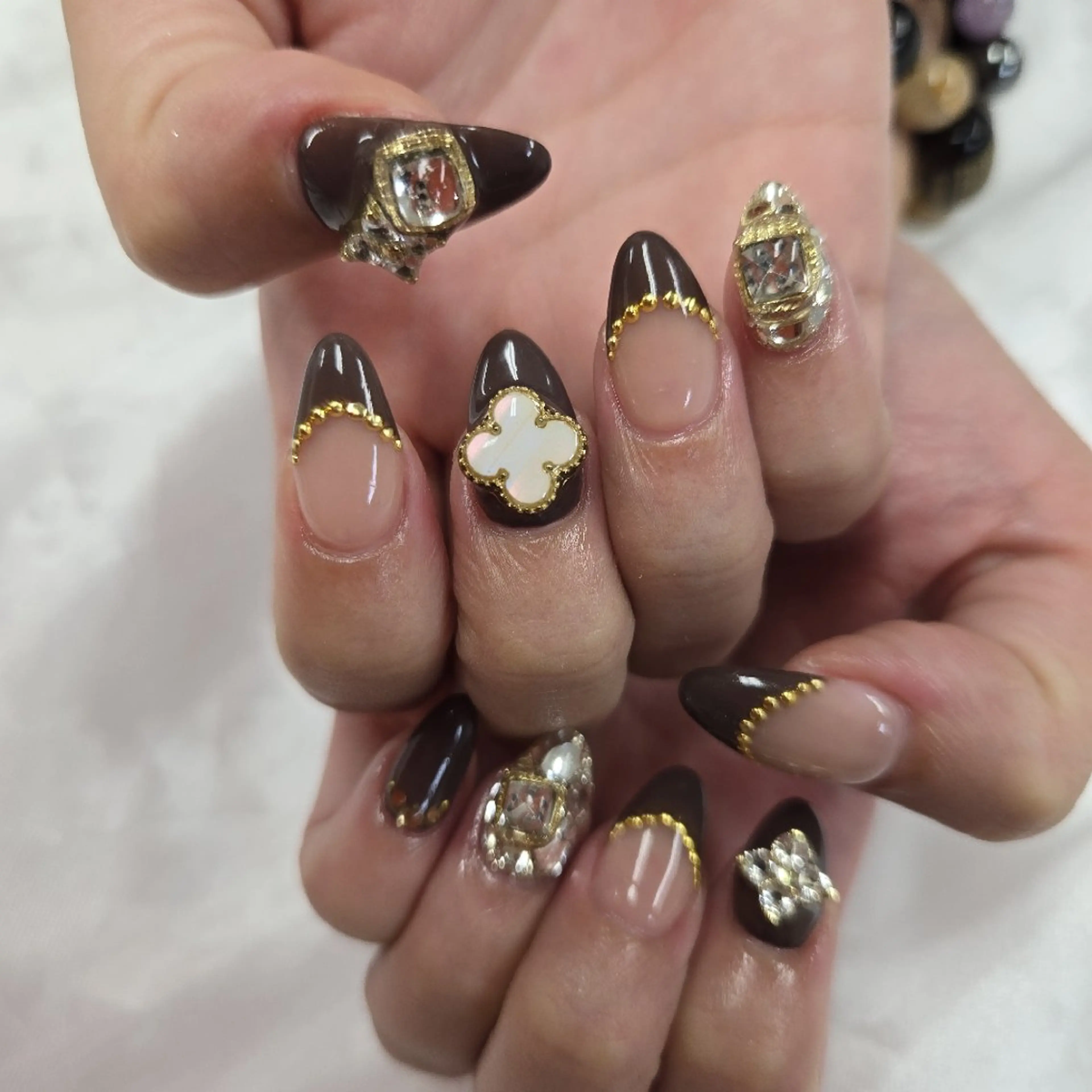 ネイル アートネイル オーロラネイル チークネイル ジェルネイル グラデーション ハンドネイル 河野ちえ (雑誌掲載サロン)のネイルデザイン