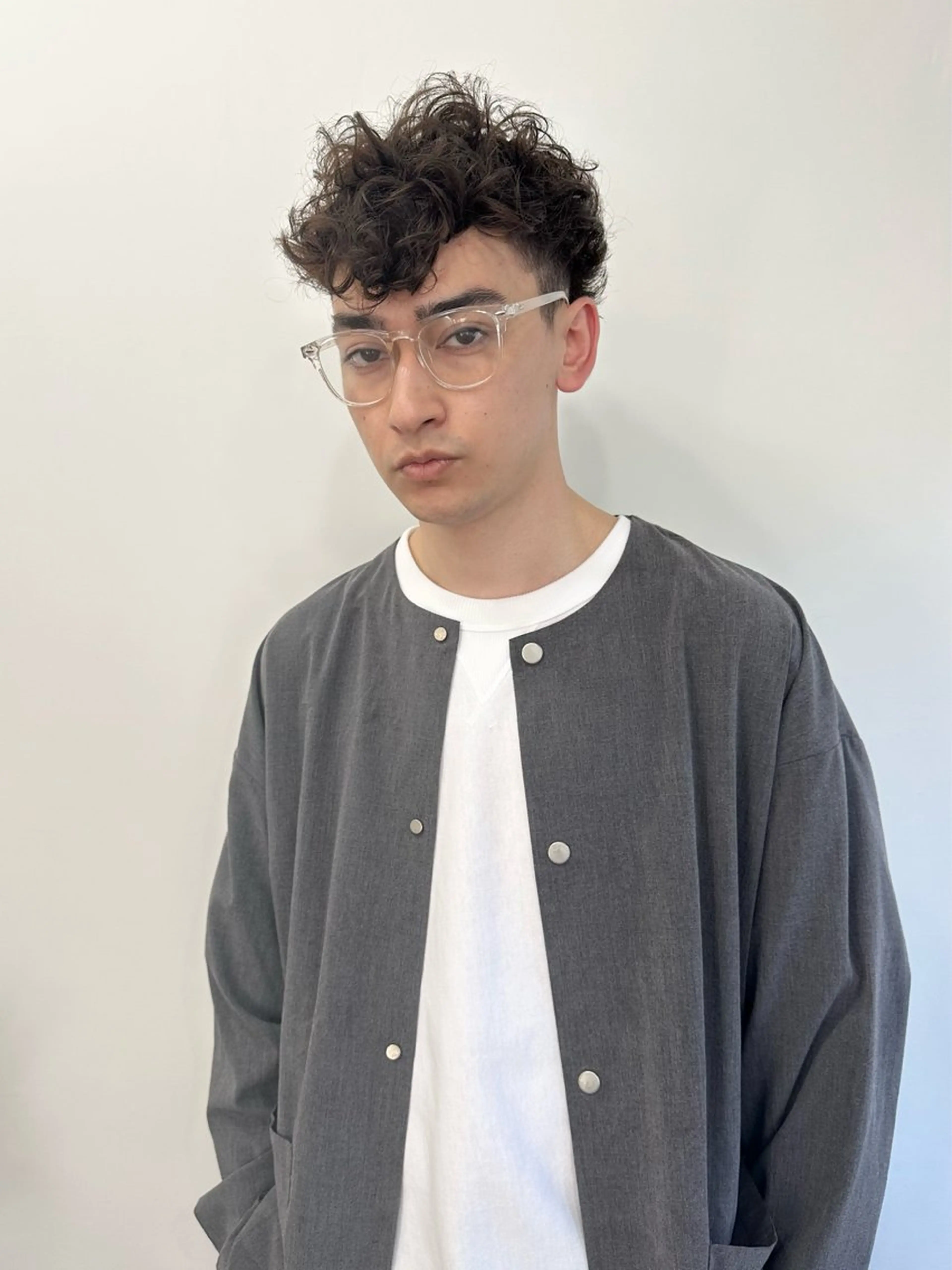 ショート メンズ メンズバレイヤージュ メンズブリーチ メンズハイライト メンズインナーカラー メンズ韓国風 カット パーマ 朝がラクになるパーマ トウバルタイキのヘアスタイル