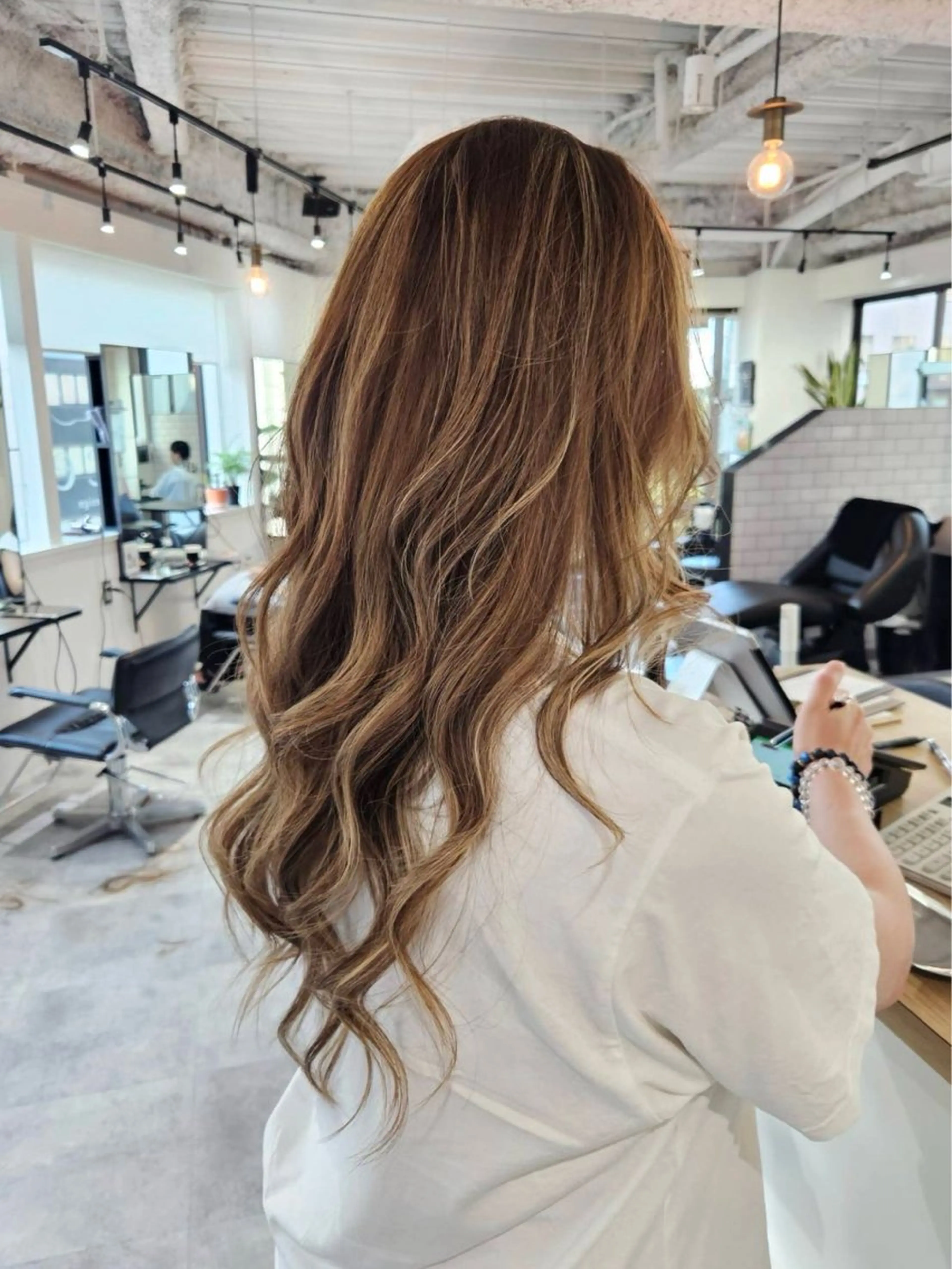 ロング ヘアカラー 🌻AYANA 🌻のヘアスタイル