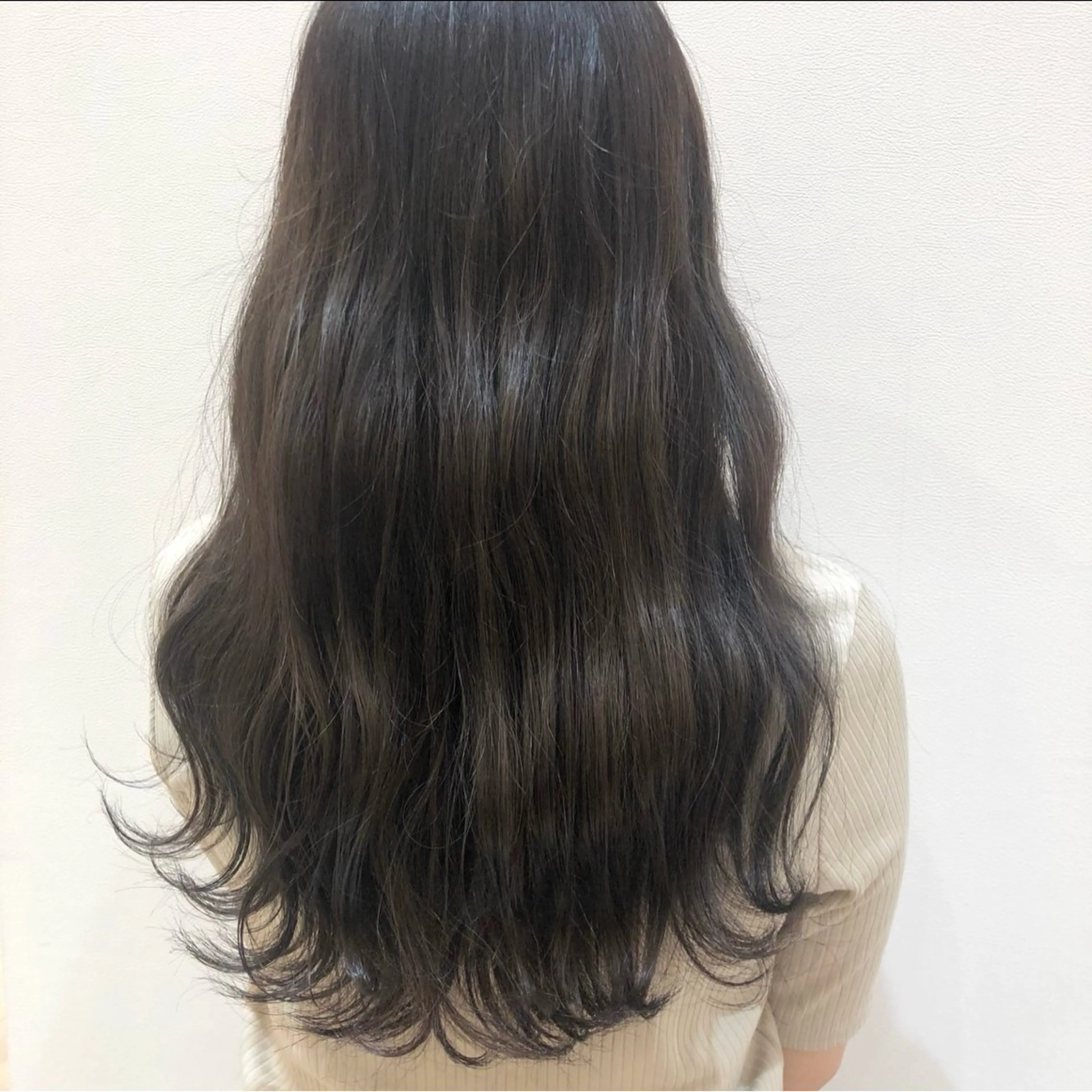 カラー 中村 美保のヘアスタイル