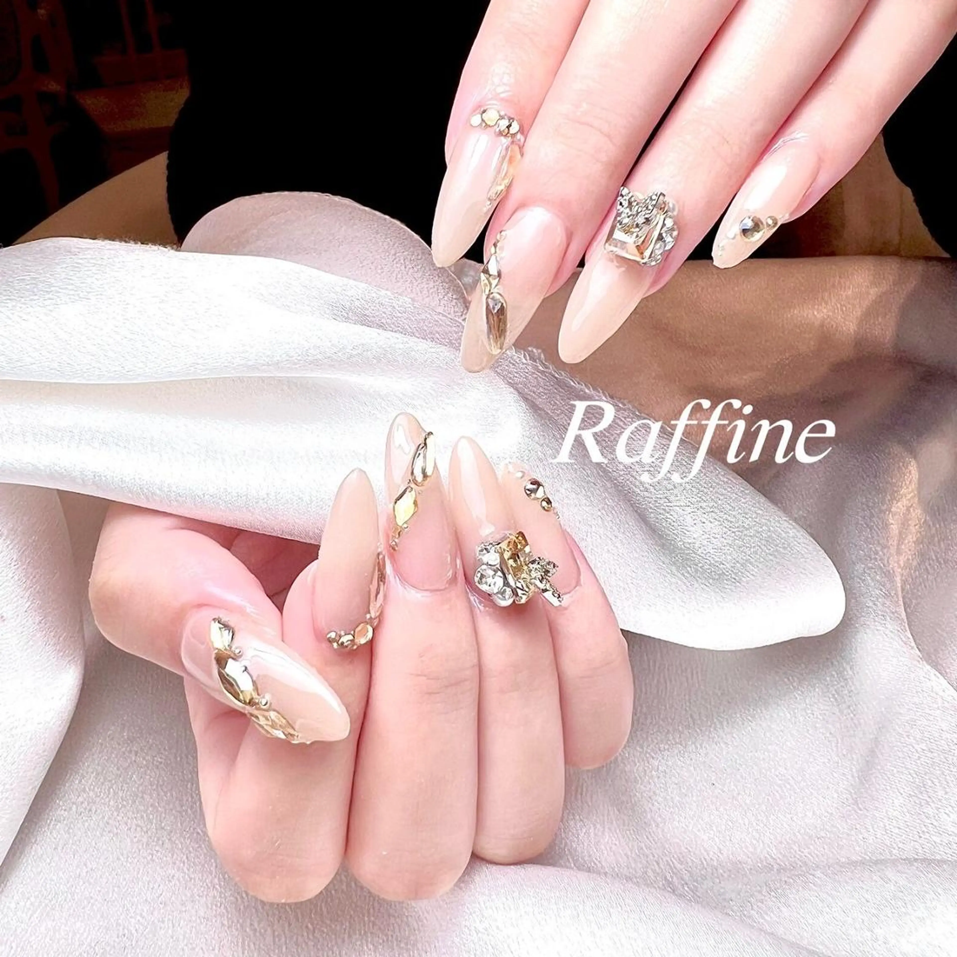 ネイル RAFFINE haru🦋🩵のネイルデザイン
