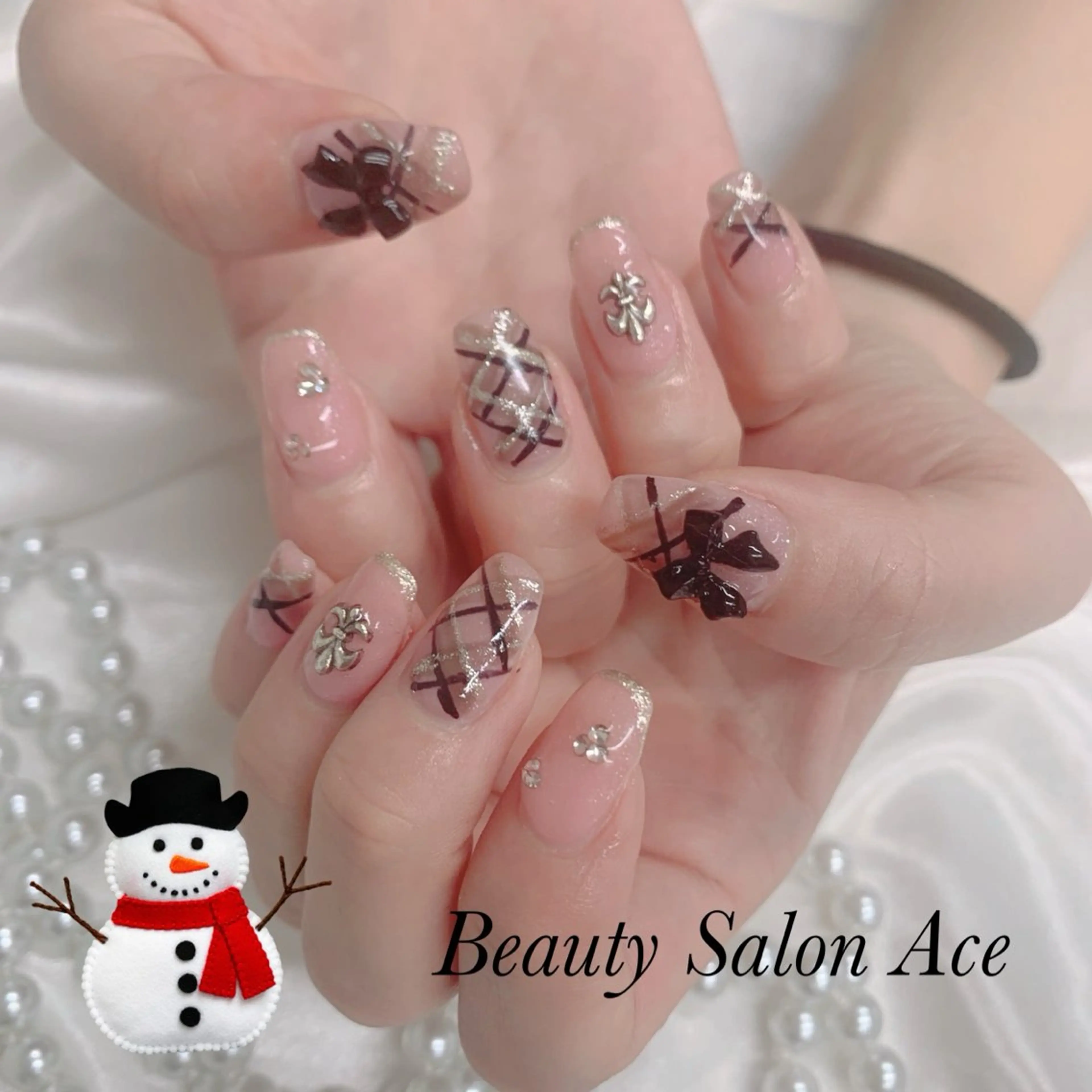 ネイル 冬ネイル クリスマス ハンドネイル ハンドケア Beauty Salon Ace（ネイルサロン　エース）所属・池袋フィルイン Ace♡長さだしのネイルデザイン