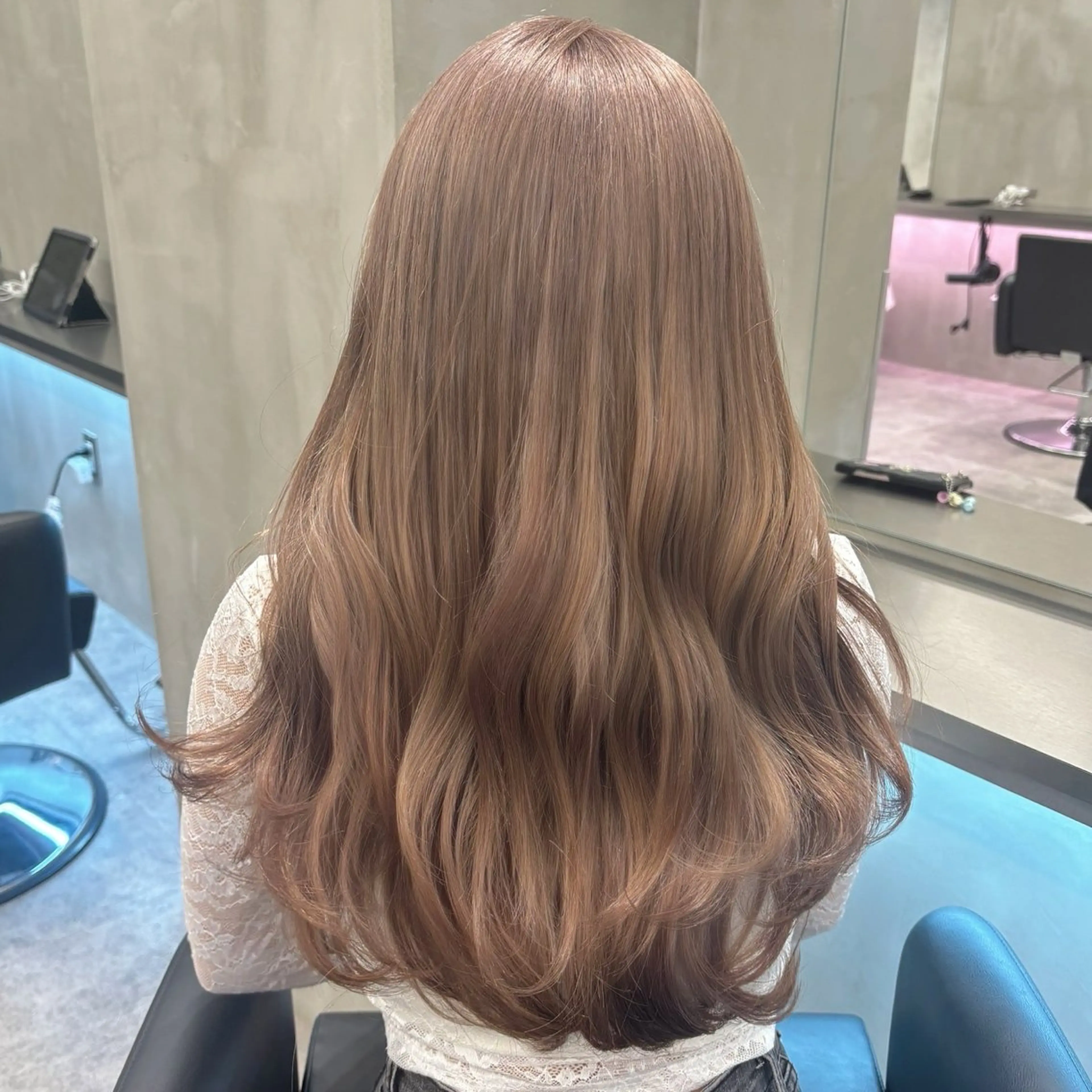 ロング カラー ヘアアレンジ ベージュカラー ブリーチ 透明感カラー ヘアカラー the path sora♡のヘアスタイル
