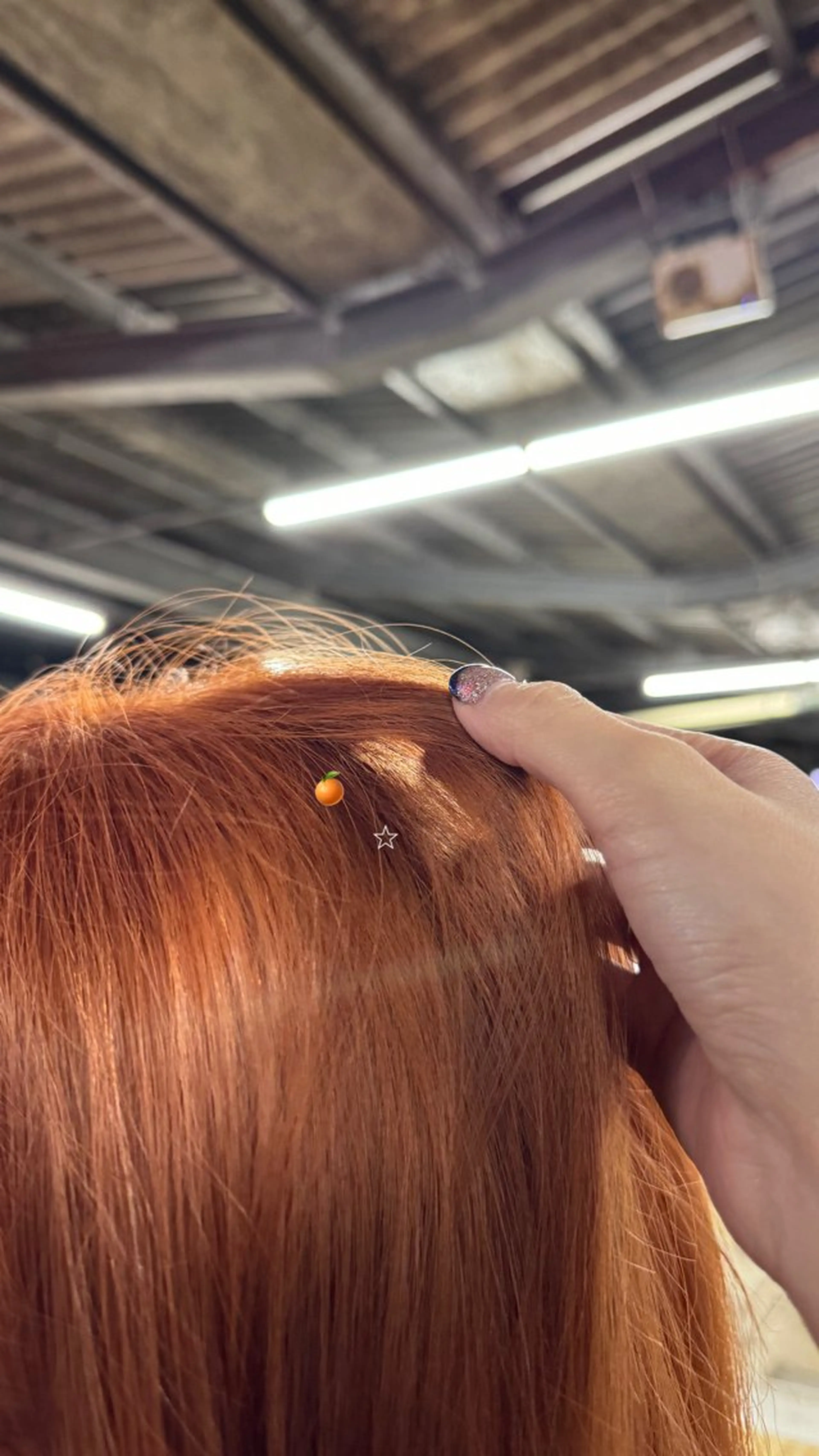 カラー オレンジ 松尾 汐莉のヘアスタイル