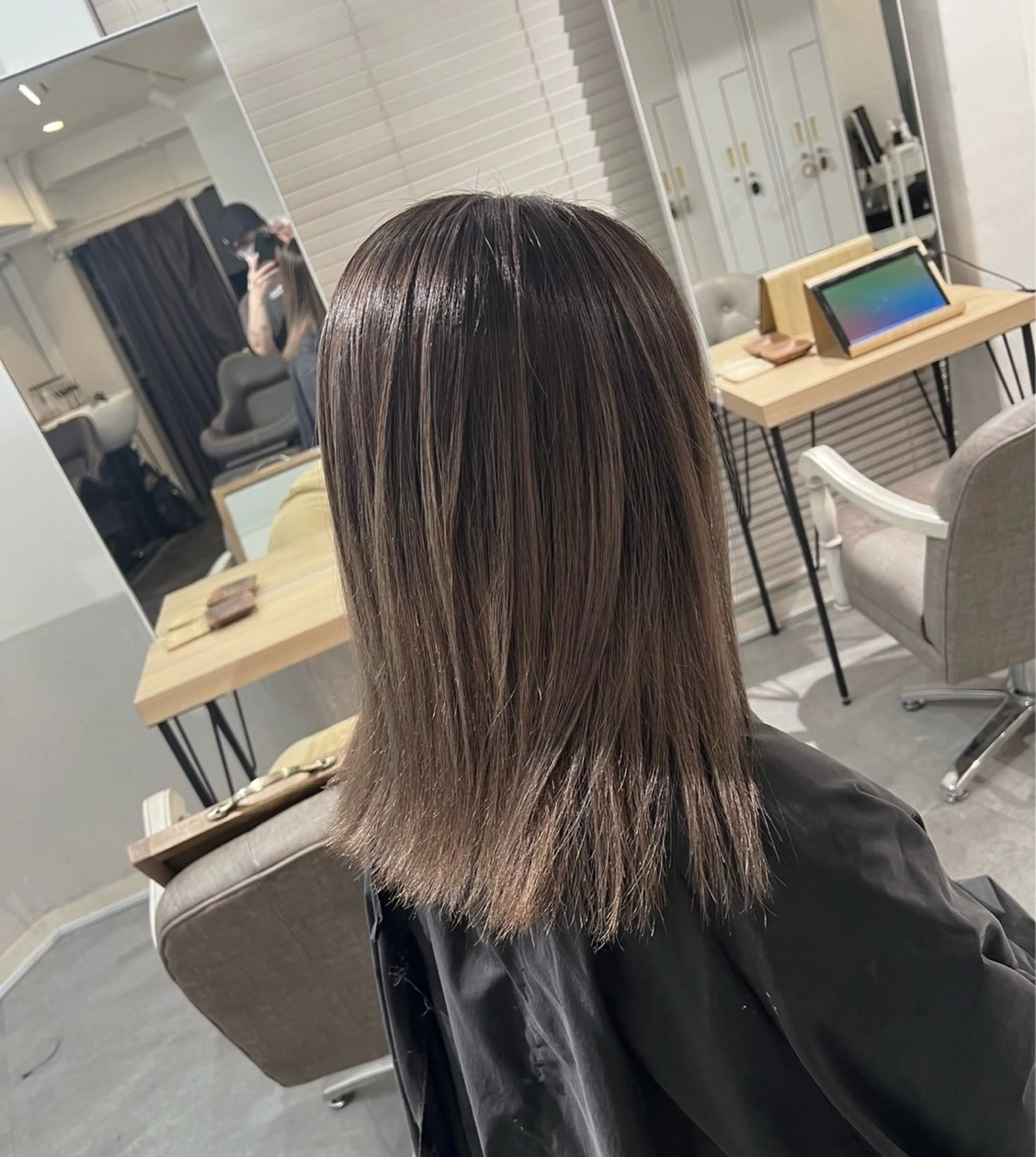 ショート カラー バレイヤージュ グレージュ ミルクティーグレージュ レイヤーカット カット ヘアカラー トリートメント ROBIN所属・指名数No.1 /NAOYAのヘアスタイル
