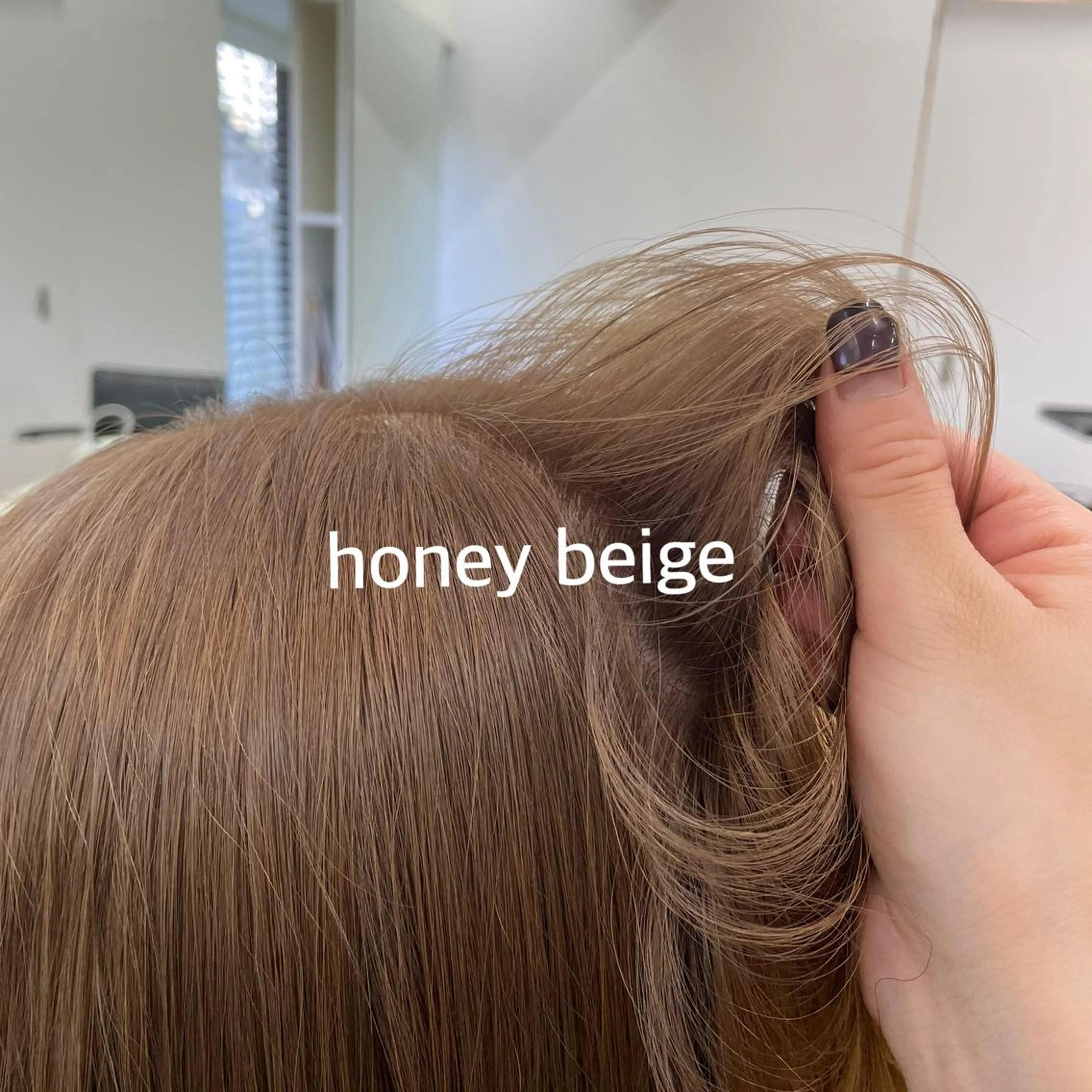 ミディアム 暖色カラー推し/ トヤエリコのヘアスタイル