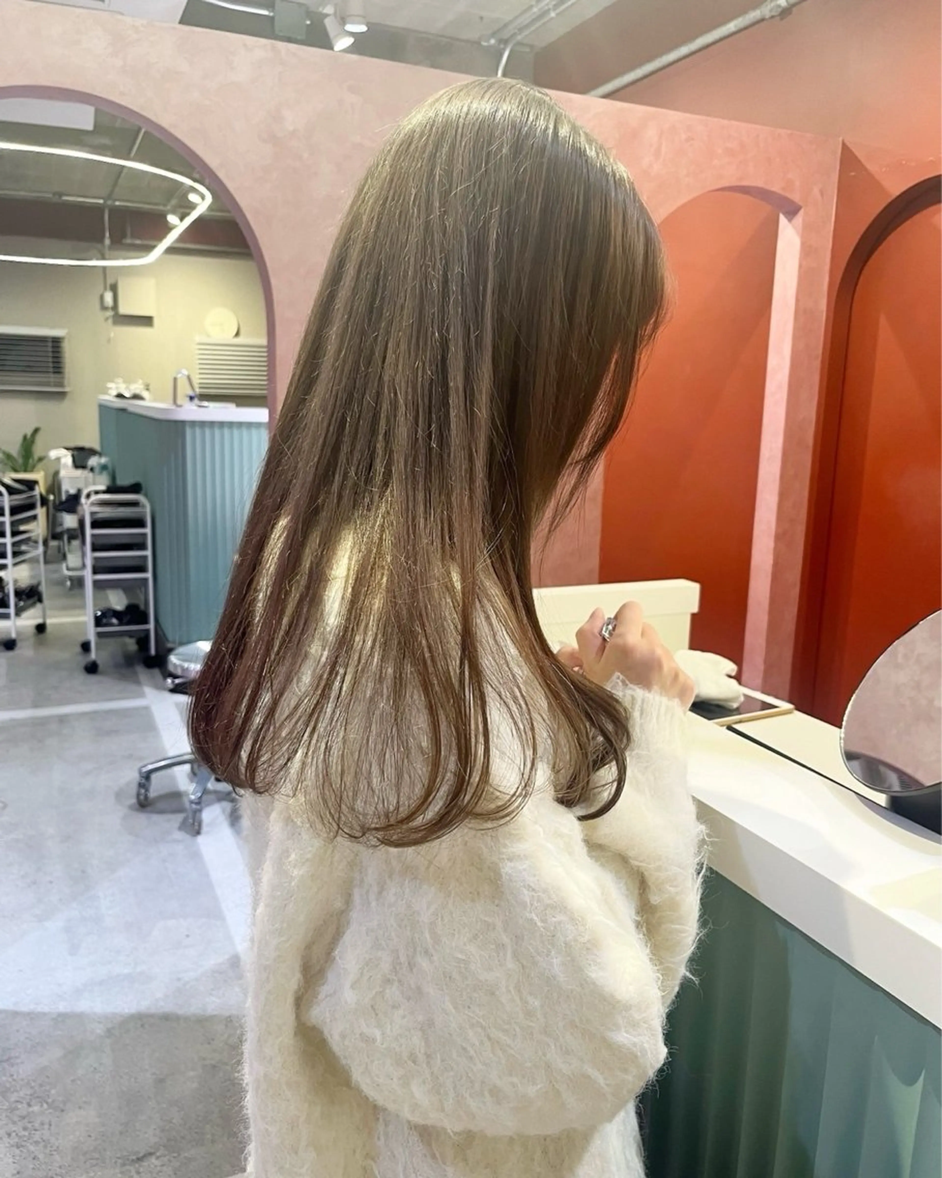 ロング LOREN＋透明感 オリーブhirokoのヘアスタイル