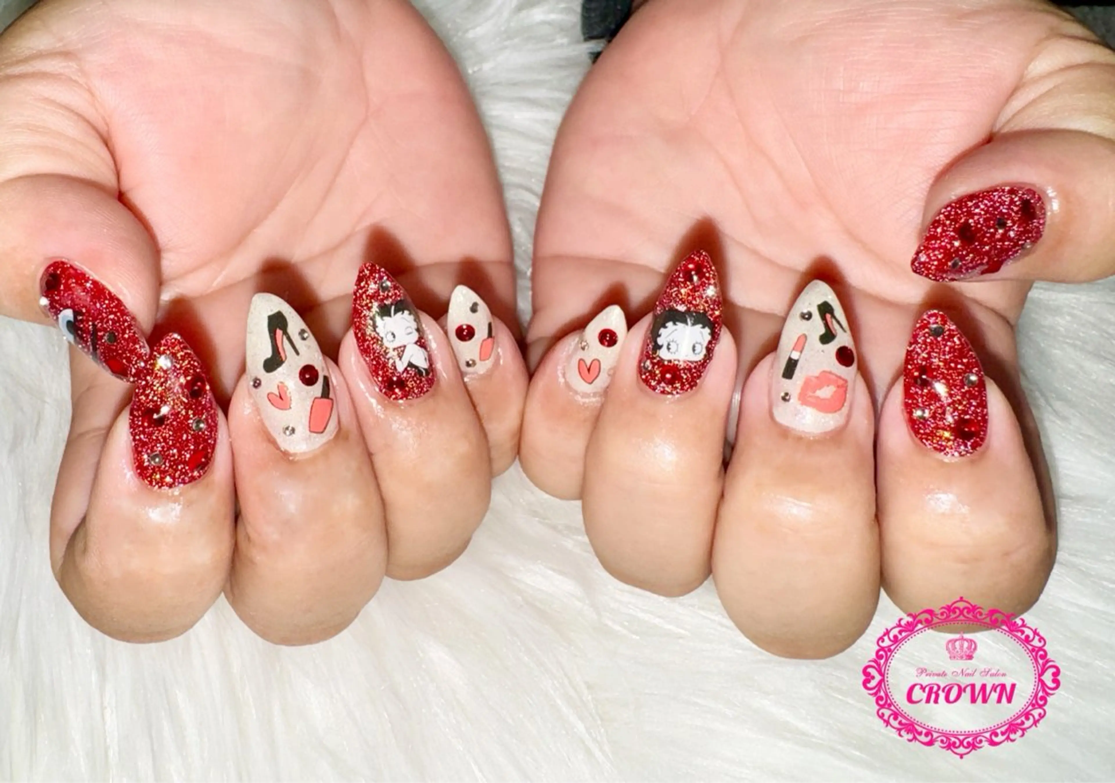 ネイル CROWN プライベートサロンのネイルデザイン