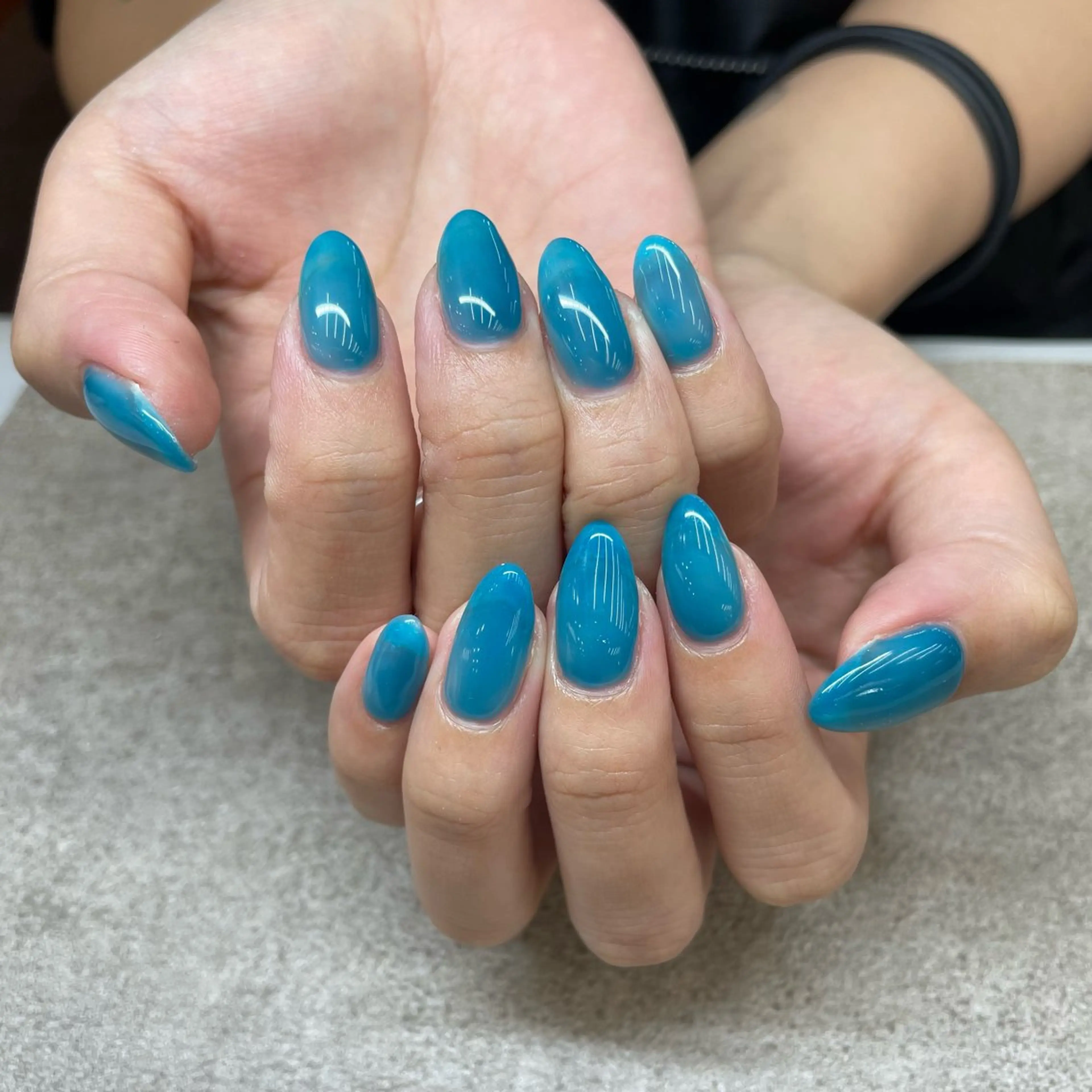 ネイル ブルー MAXKELLY EMIのネイルデザイン