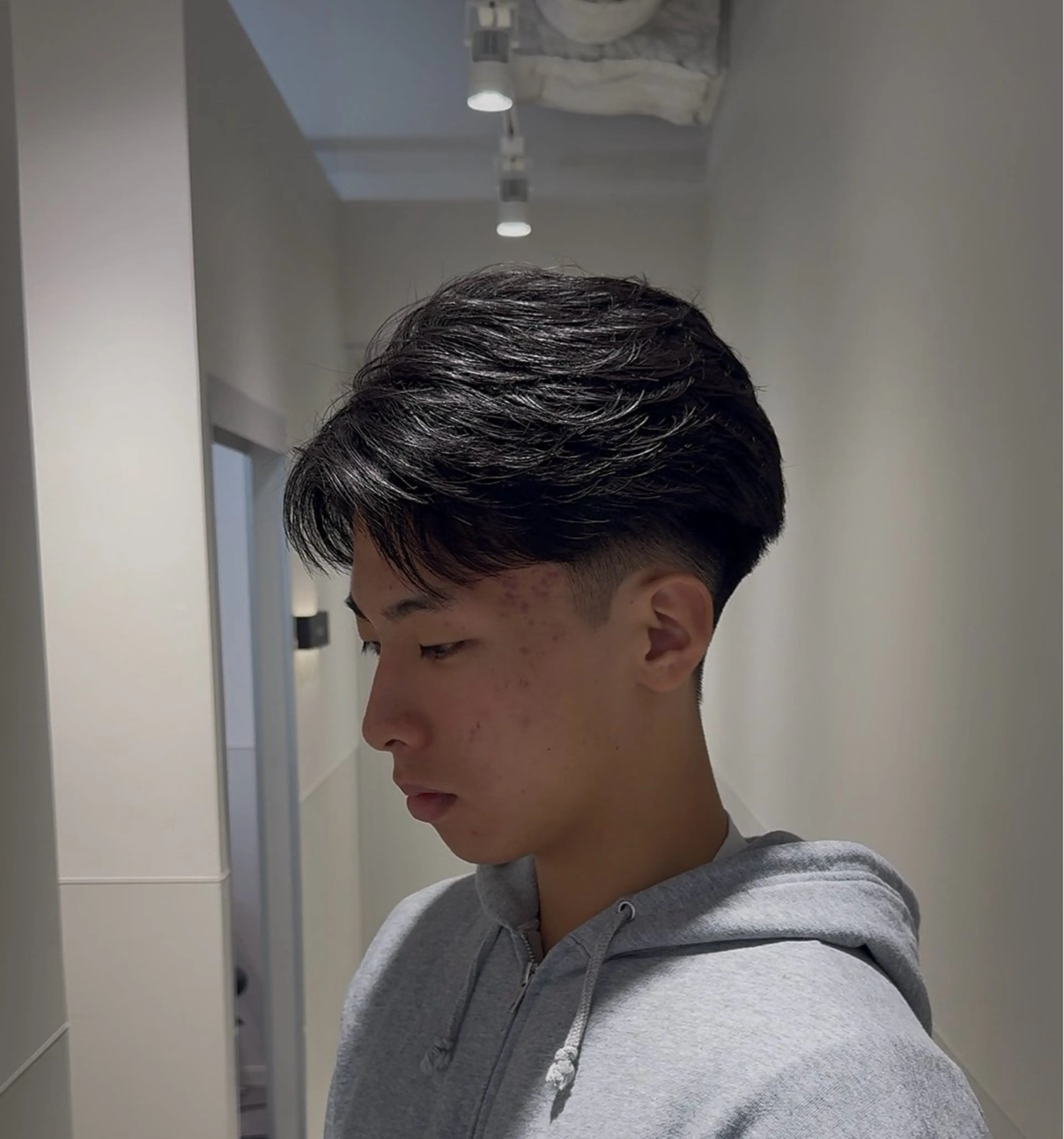 パーマ メンズ カット パーマ SALOWIN梅田茶屋町North店所属・岡田/メンズ特化/パ ーマ&ショートのプロのヘアスタイル