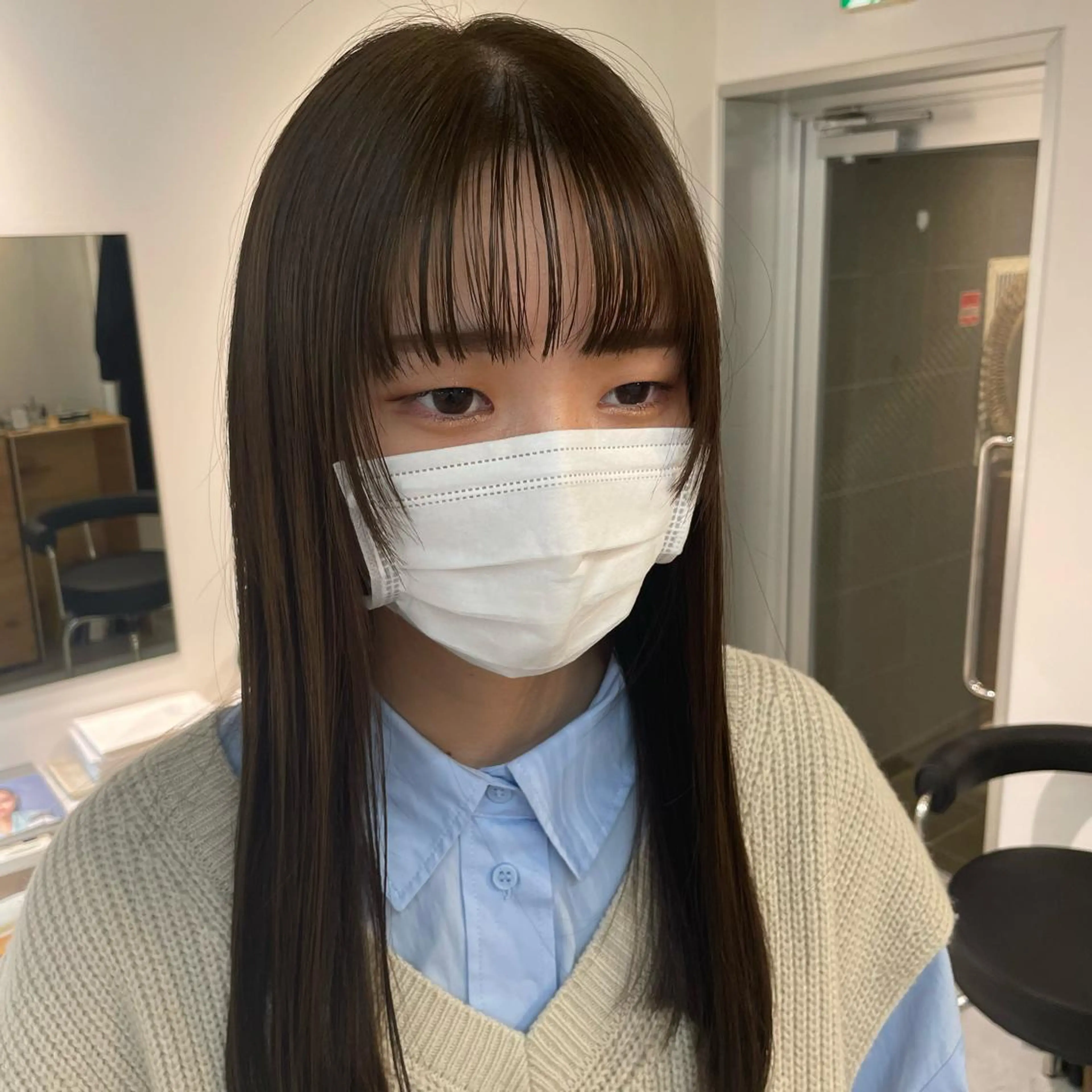 ロング カラー ベージュカラー 透明感カラー オリーブベージュ レイヤーカット ロング カット ヘアカラー トリートメント fit/ madokaのヘアスタイル