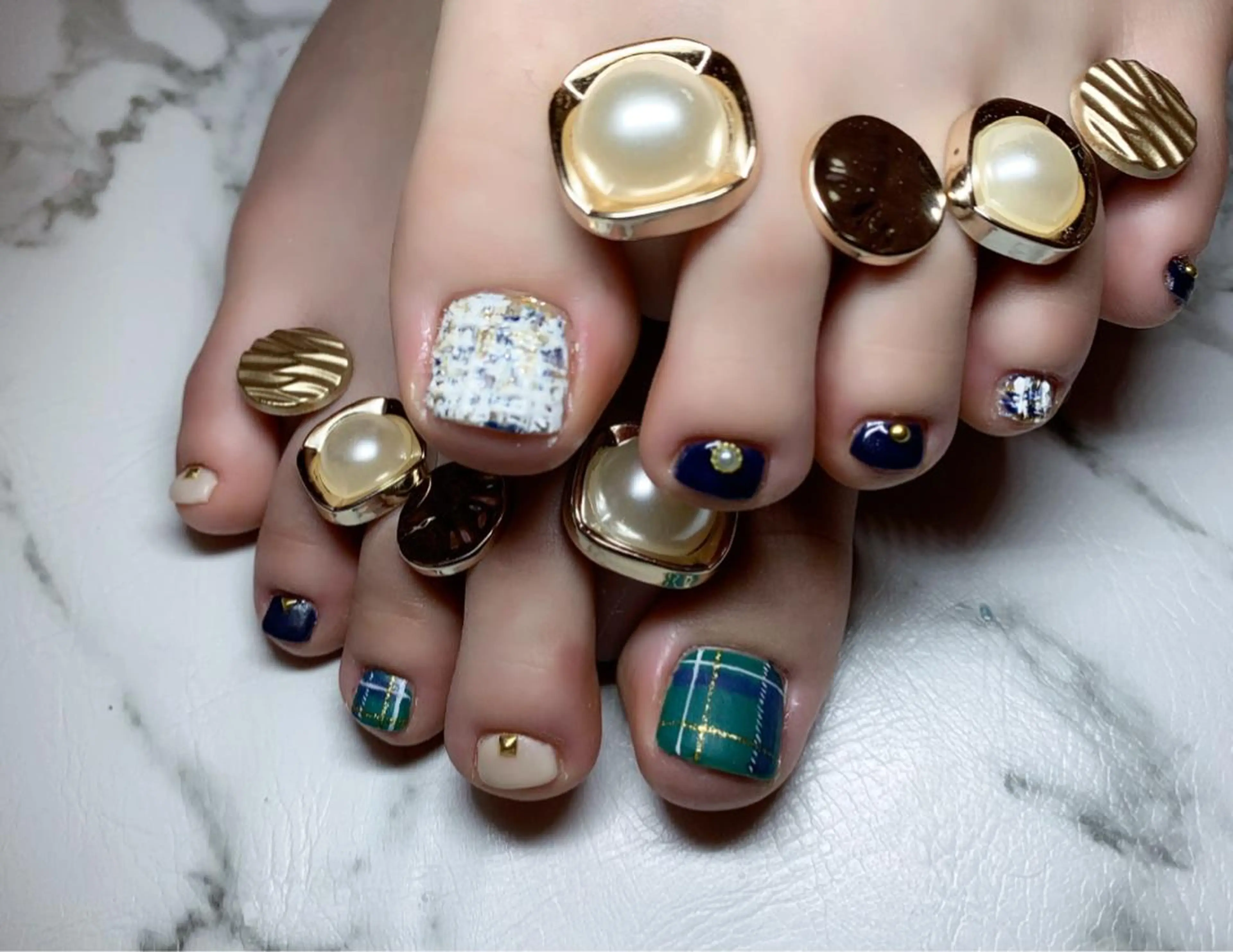ネイル アニマル柄 アートネイル フットネイル ニュアンスネイル ネイルチップ x.1.0.nail ♡Cのネイルデザイン