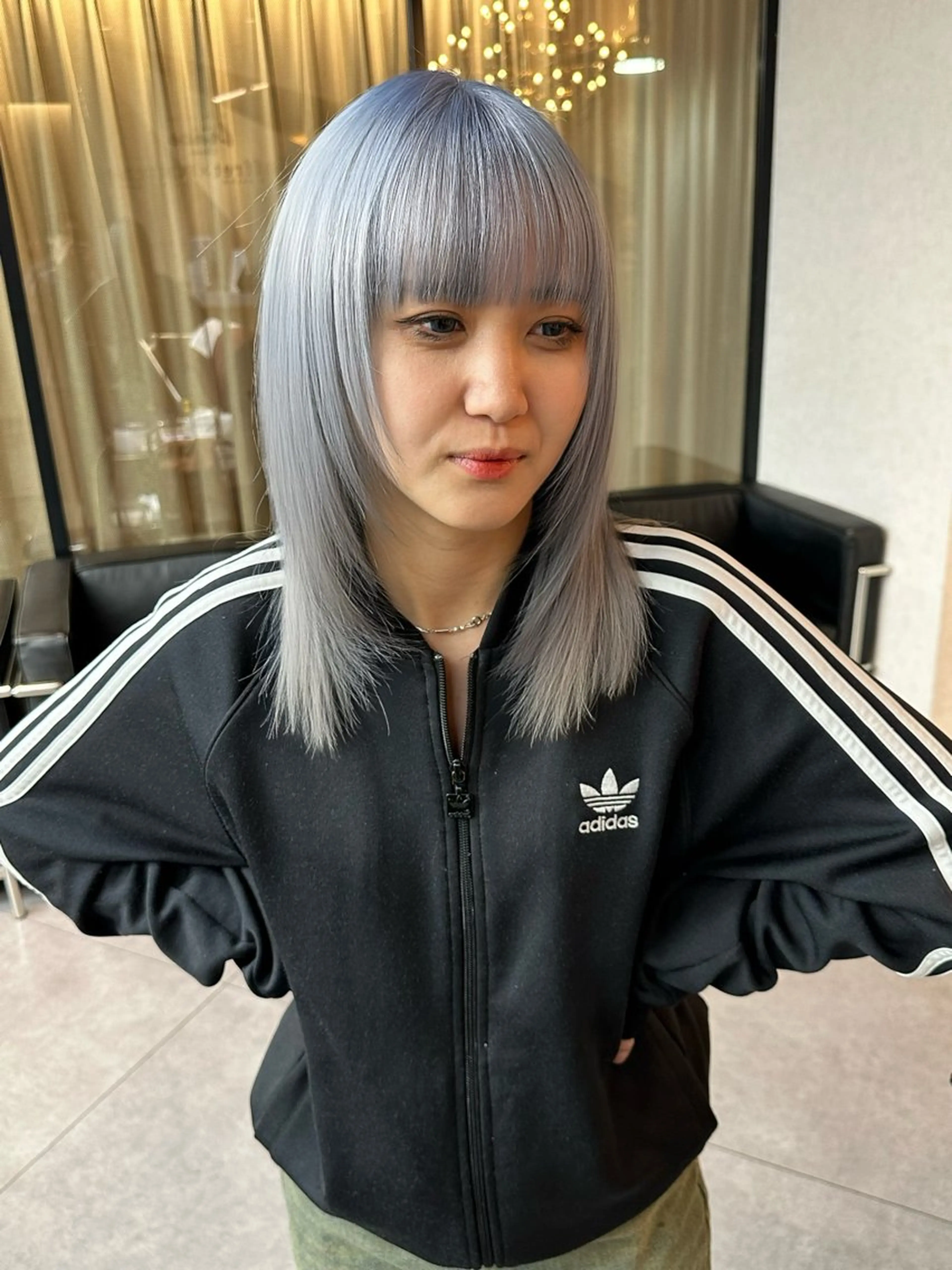 セミロング カラー ウルフとハイトーン みっちー✂️のヘアスタイル