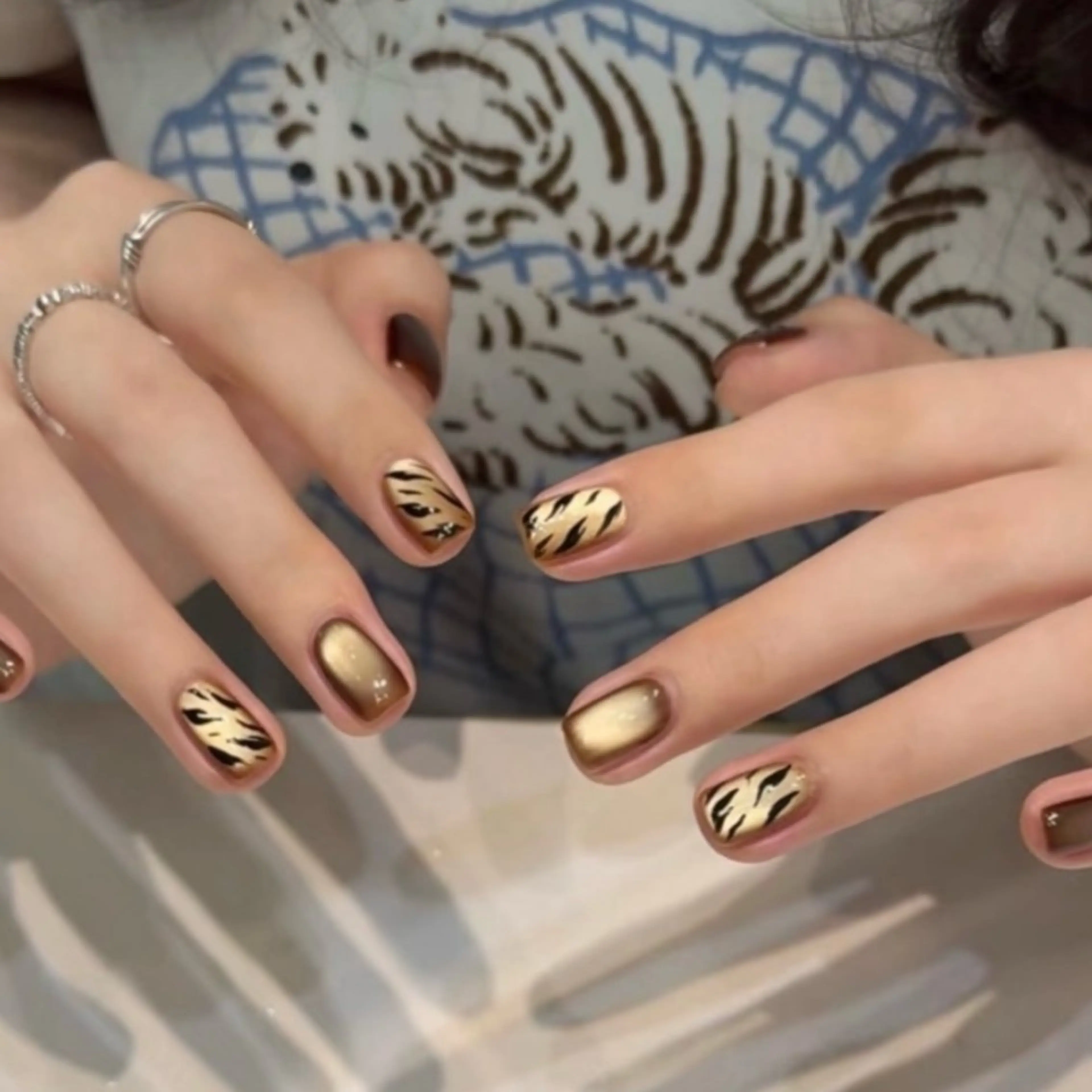 ネイル アートネイル マグネットネイル シンプルネイル パラジェル＆フィルイン専門店 joynow【ジョイナウ】所属・ネイリスト ミクのネイルデザイン