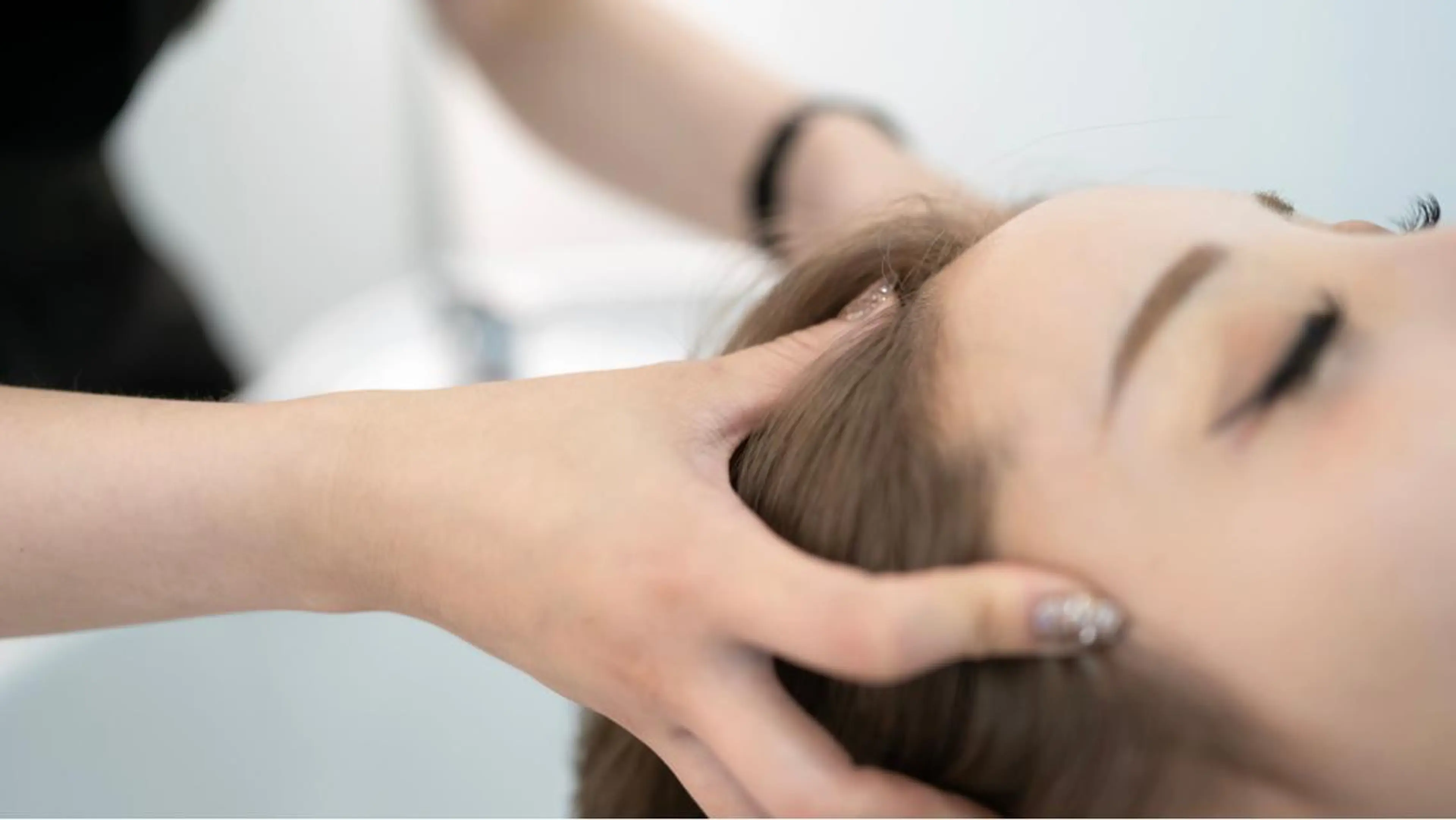 ✨極上ヘッドスパ30分✨肩のマッサージ付　シャンプーブロー付の写真