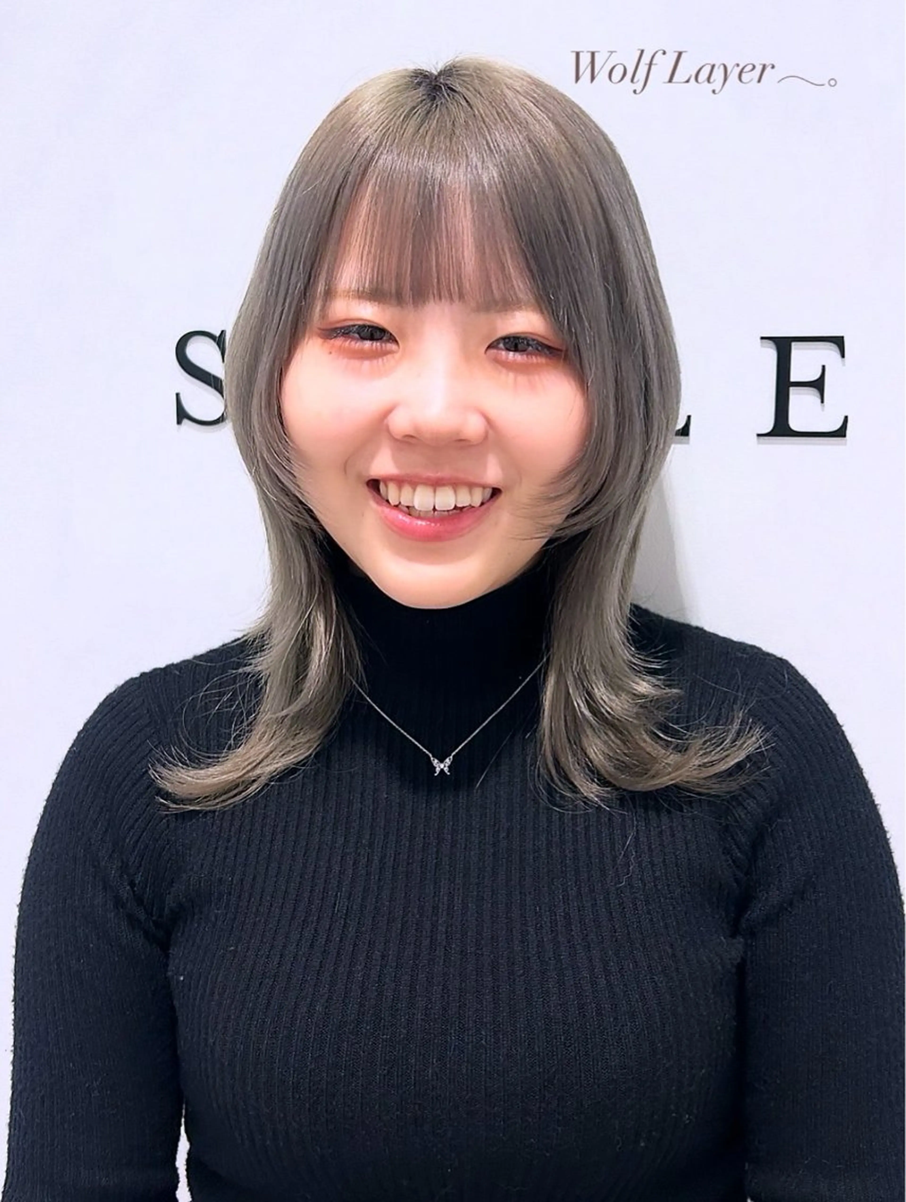 ミディアム 顔まわりレイヤー 顔周りカット レイヤーカット ウルフカット ウルフレイヤー カット ヘアセット/暖色 /レイヤー 山田寛菜のヘアスタイル