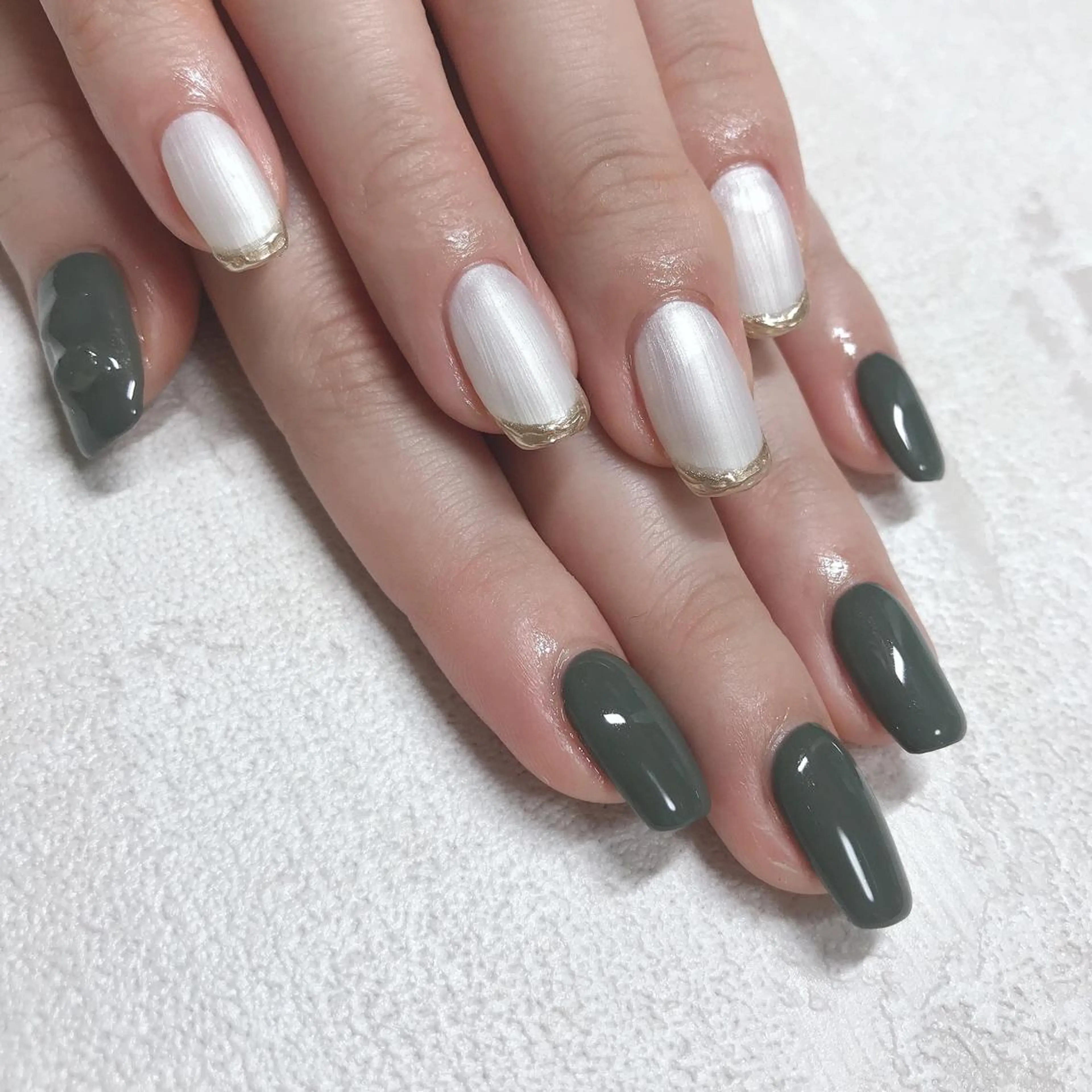 ネイル グリーン マットネイル スクエアネイル Room nailのネイルデザイン