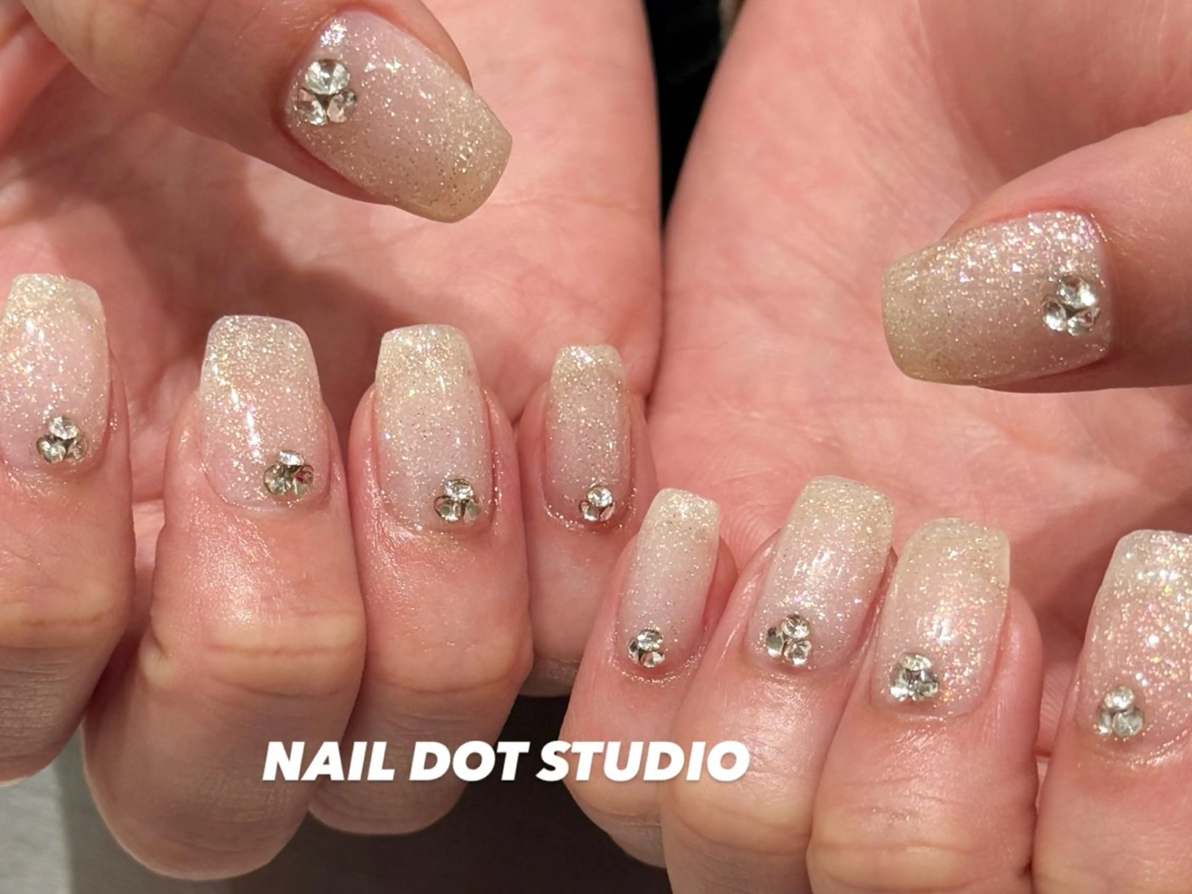 ネイル ハンドネイル NAILDOTSTU DIO SEINAのネイルデザイン