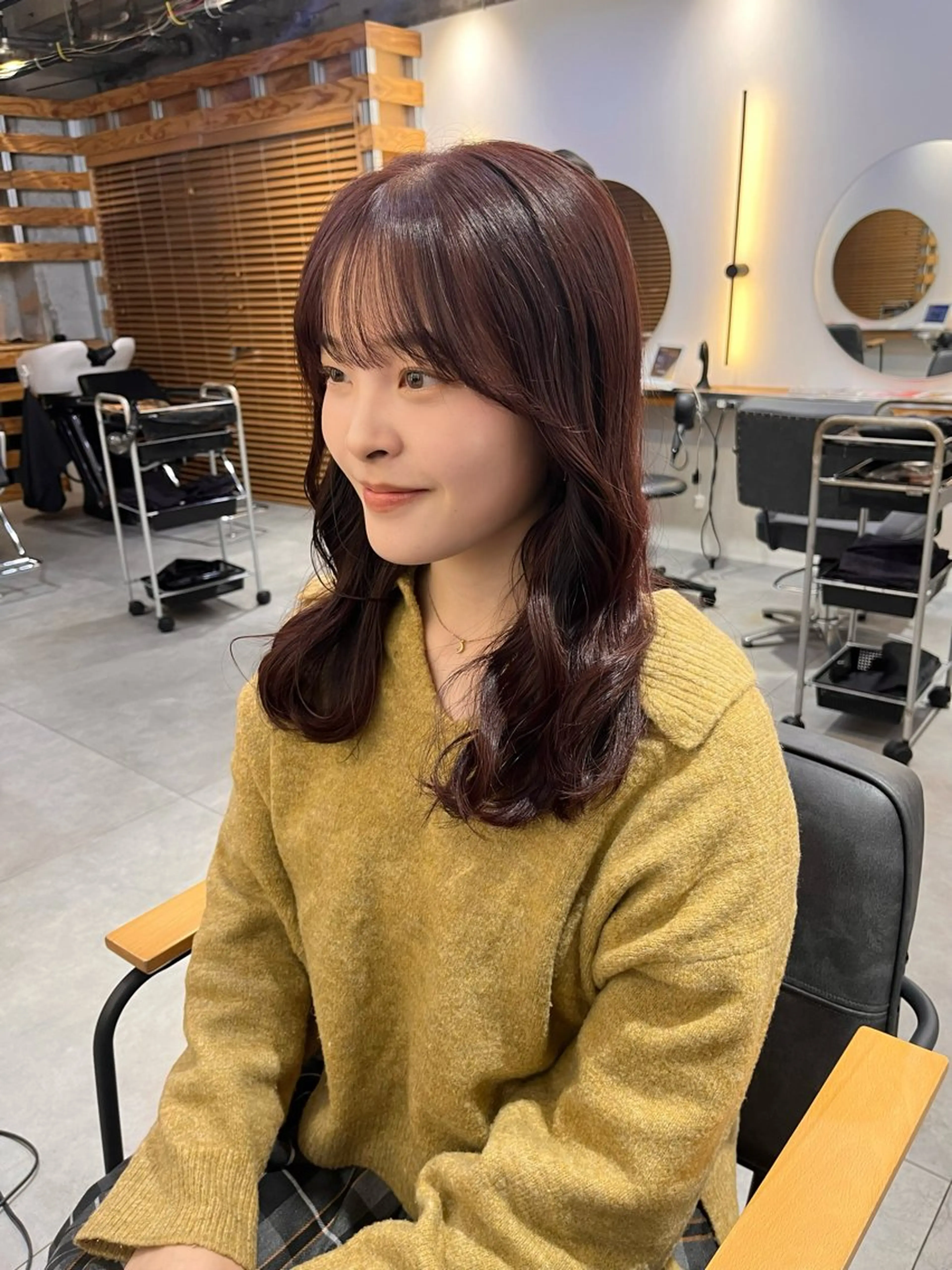 ロング カット ヘアカラー トリートメント ブリーチなしカラー /ベージュカラーのヘアスタイル