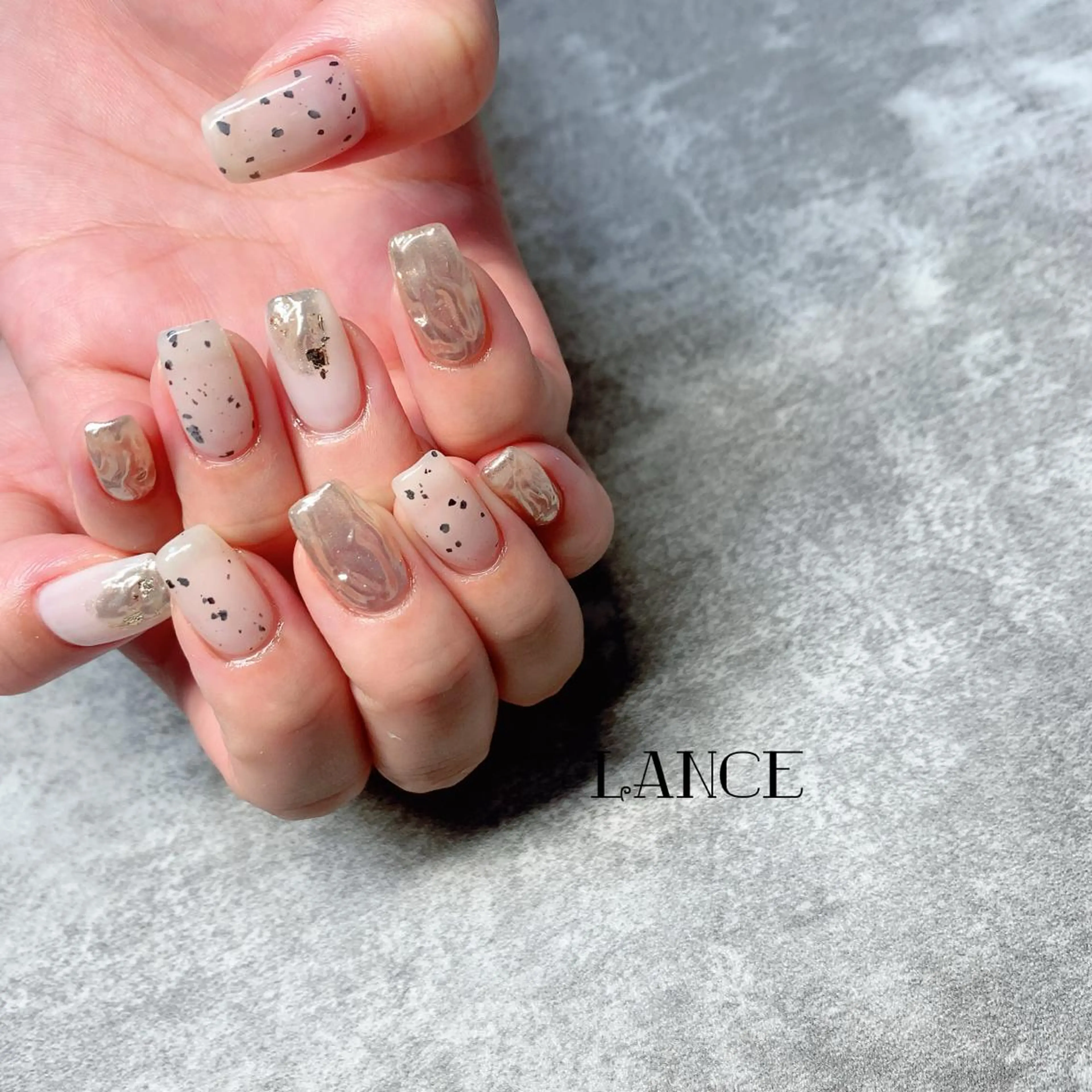 ミディアム ネイル オーロラネイル フットネイル フレンチネイル グラデーション キラキラネイル ハンドネイル Lance nailのネイルデザイン