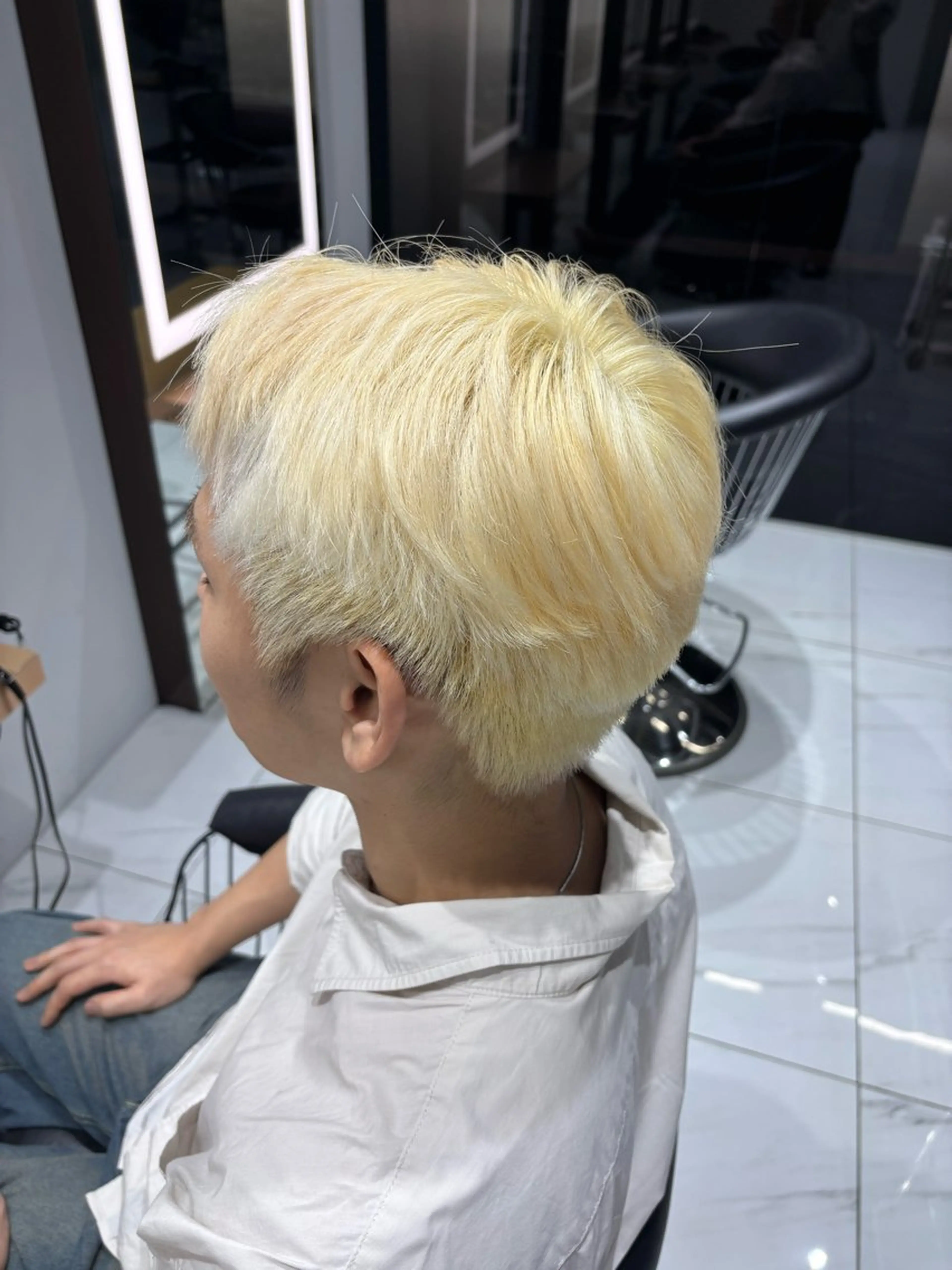 ショート カラー 抜きっぱなしブロンド ブロンド ヘアカラー Miyu's Shibuya Flag所属・ねね🦖 /ブリーチカラーのヘアスタイル