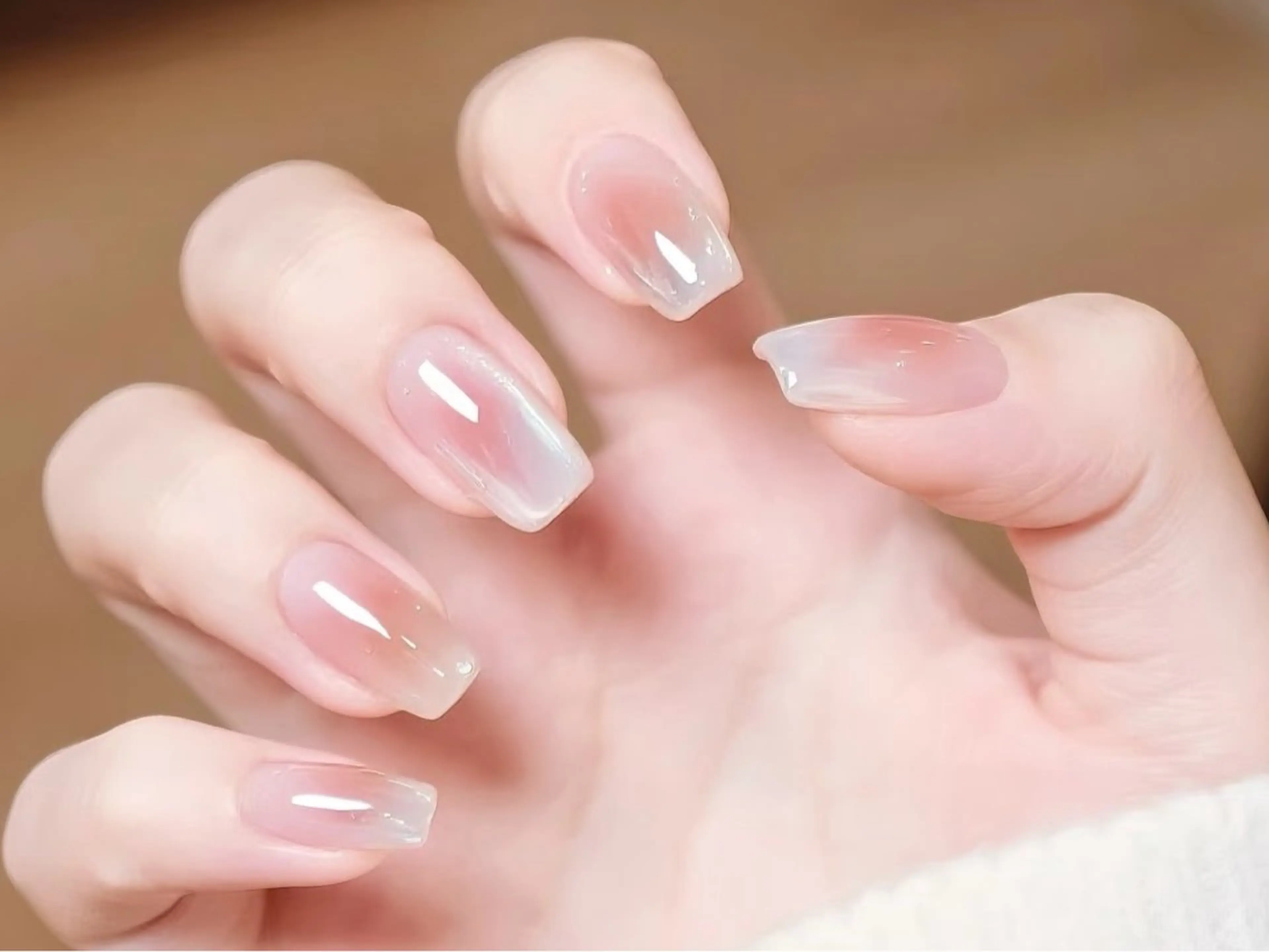 ネイル 氷ネイル・うるうるネイル マグネットネイル オフィスネイル シンプルネイル スクエアネイル ハンドネイル ハンドケア DarkHoney 池袋店のネイルデザイン