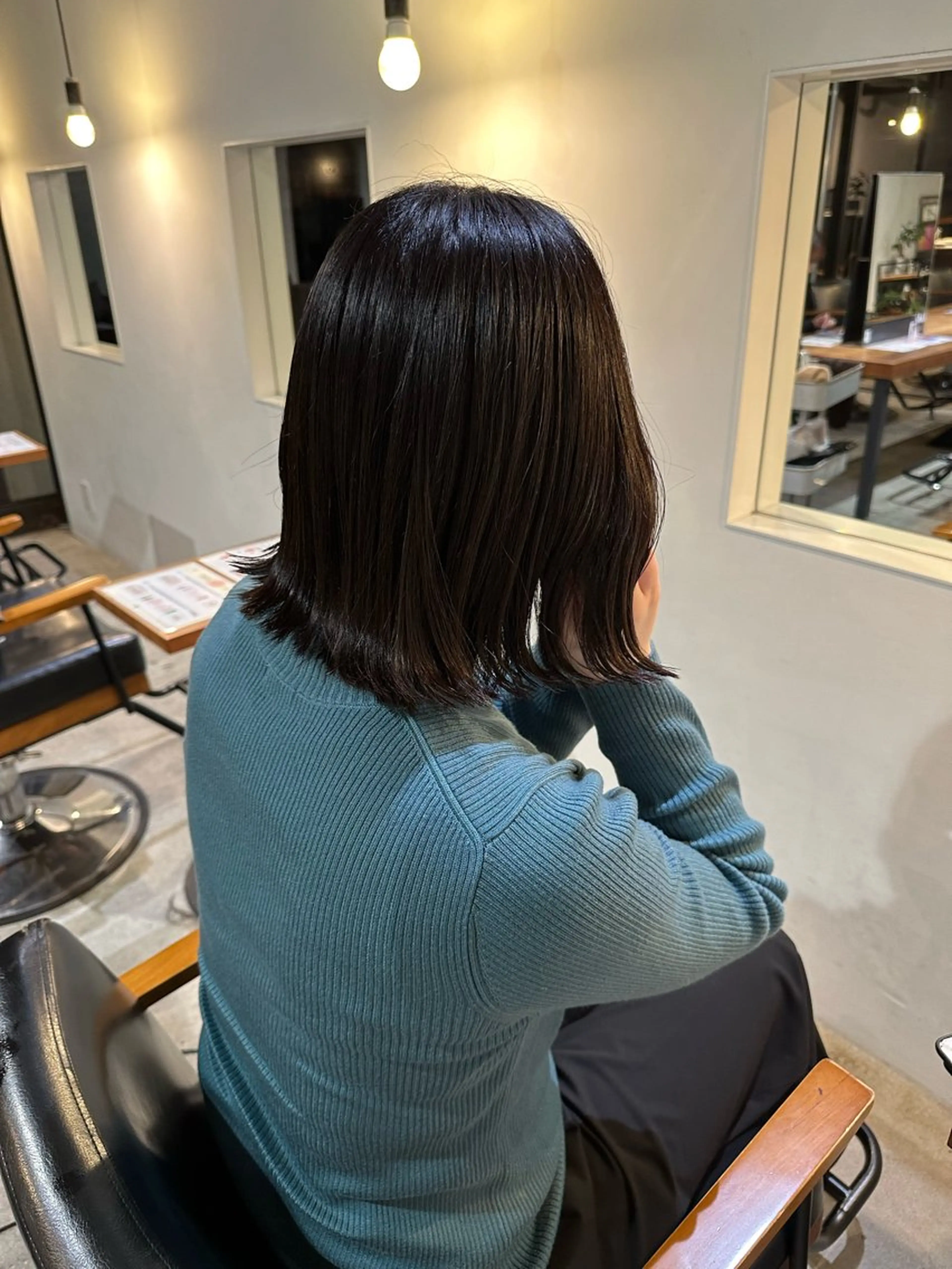 ミディアム 小河 穂香のヘアスタイル