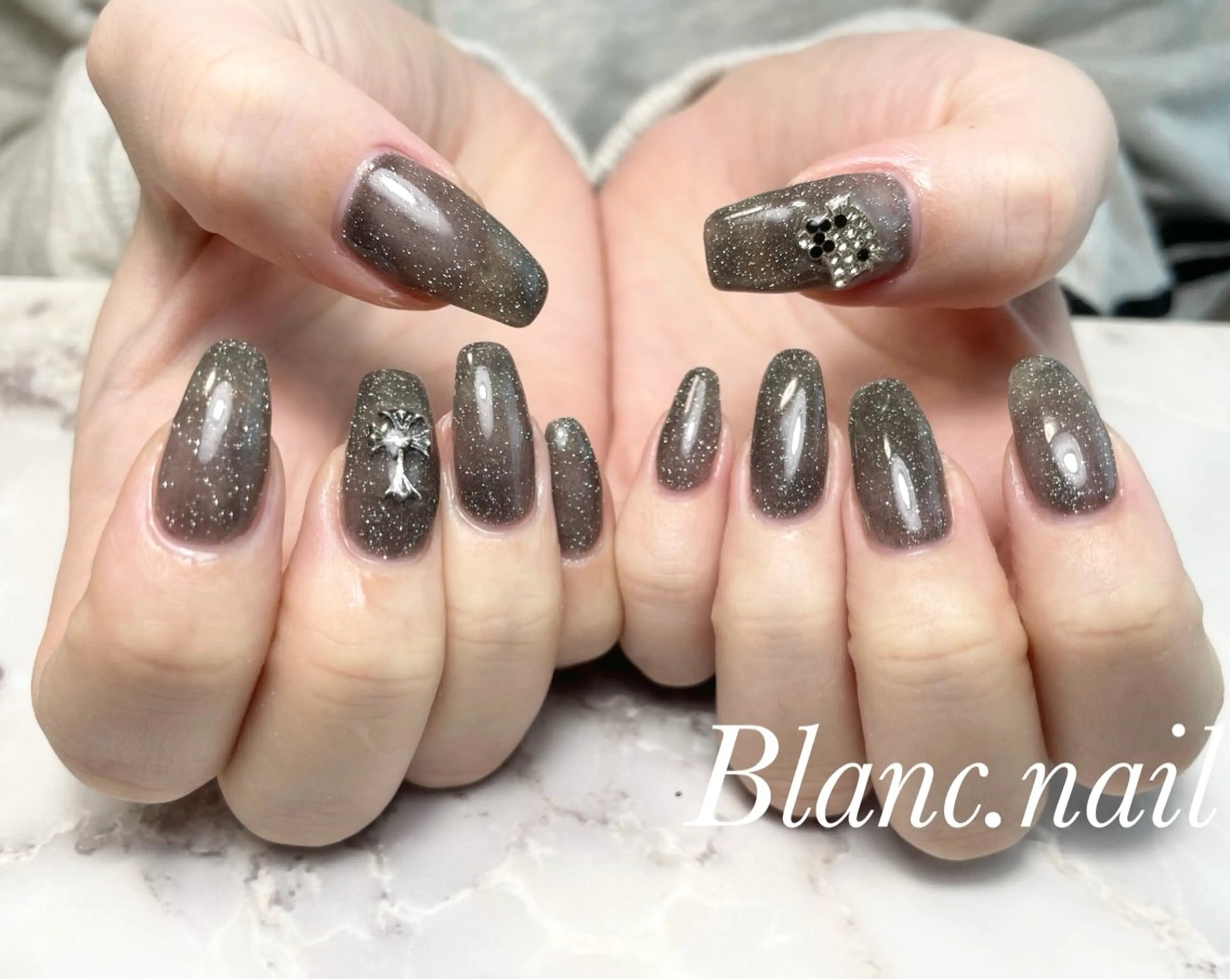 ネイル フラッシュネイル ジェルネイル ニュアンスネイル パラジェル ストーンネイル ハンドネイル BLANCEnail所属・BLANCnail yuuのネイルデザイン